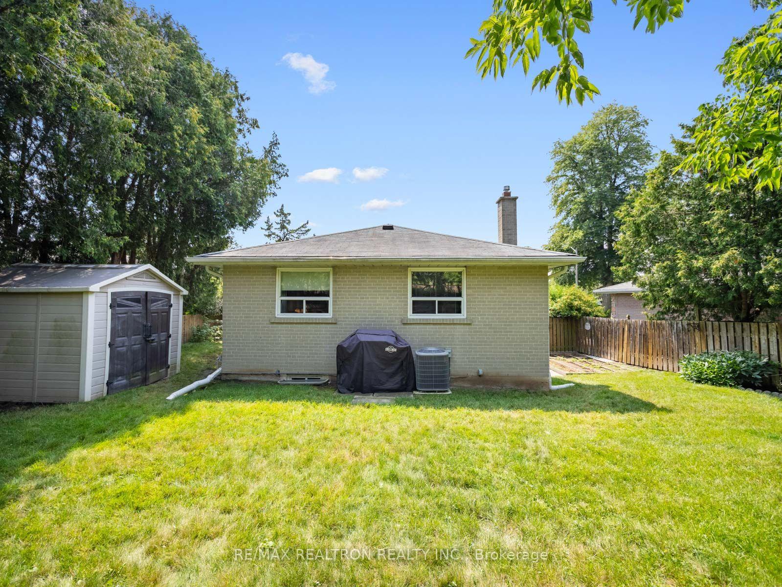 Photo 24 of 74 Threadneedle Crescent, North York, Hillcrest Village — HOMEH