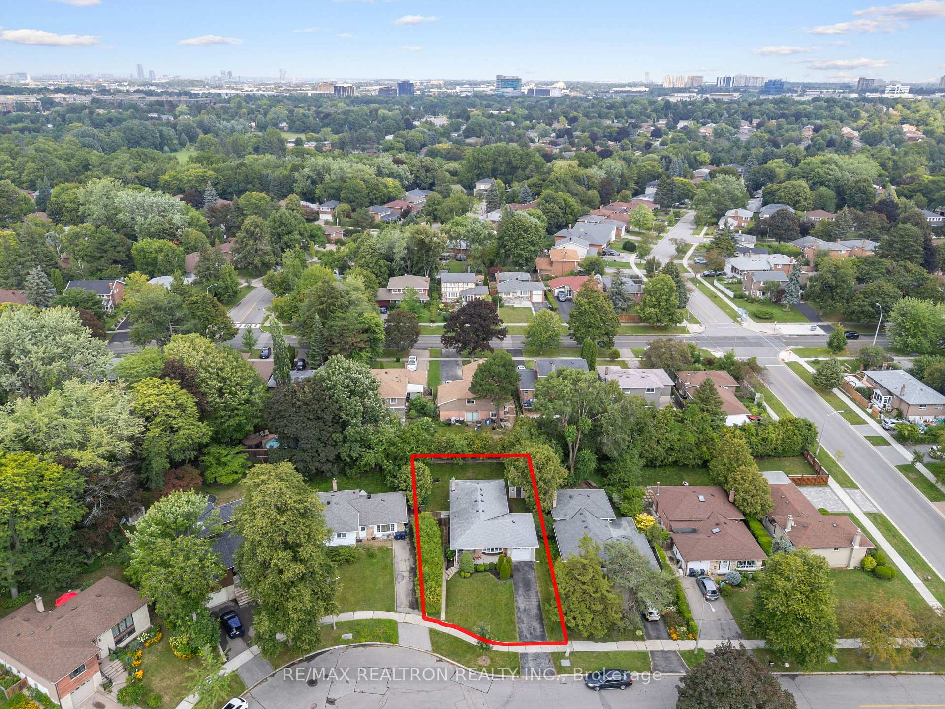 Photo 29 of 74 Threadneedle Crescent, North York, Hillcrest Village — HOMEH