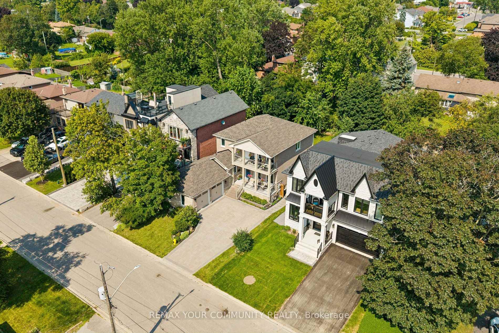 Photo 4 of 815 Fairview Avenue, Pickering, Bay Ridges — HOMEH