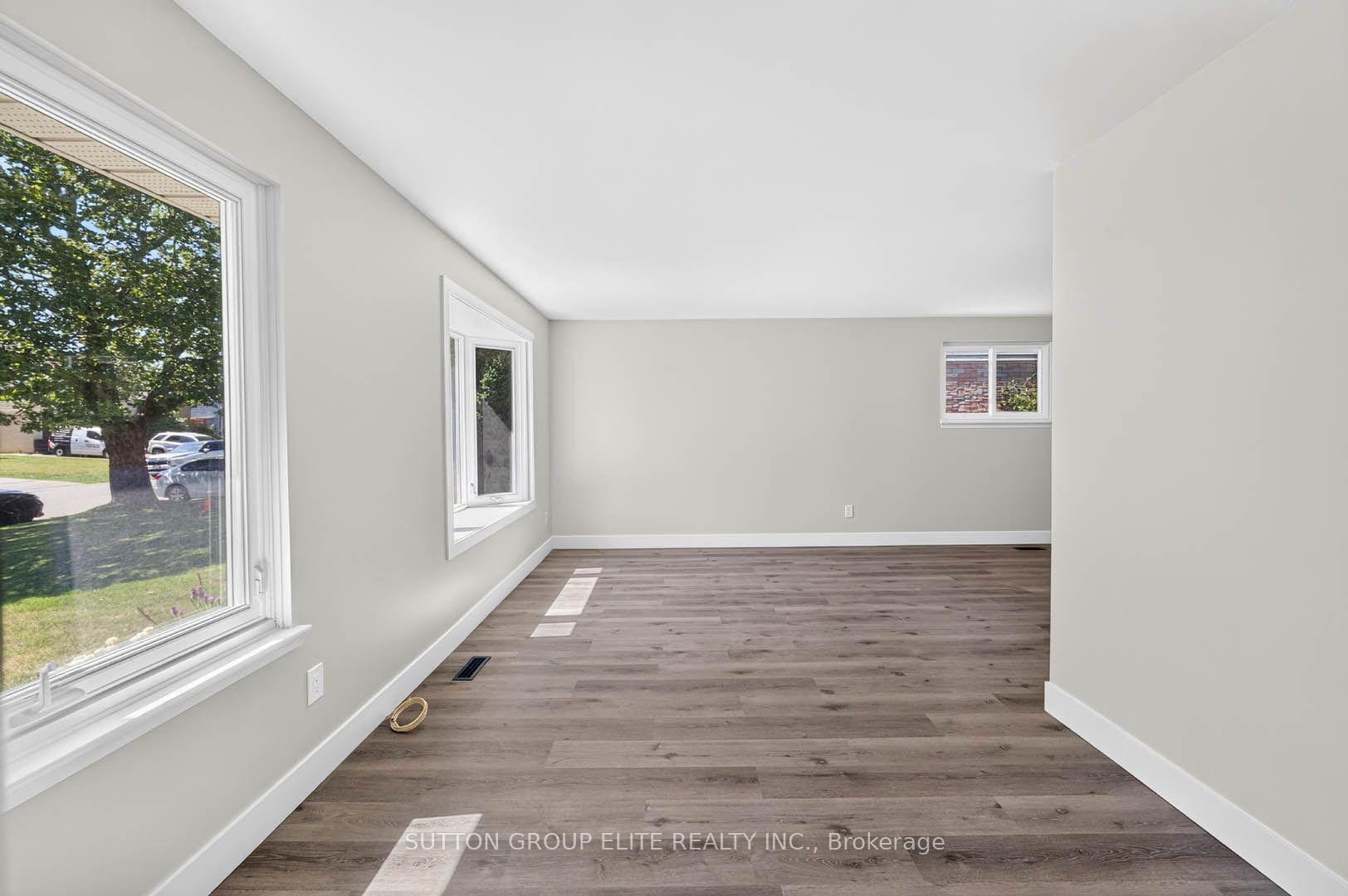 Photo 7 of 35 Mancroft Crescent, Brampton, Central Park — HOMEH