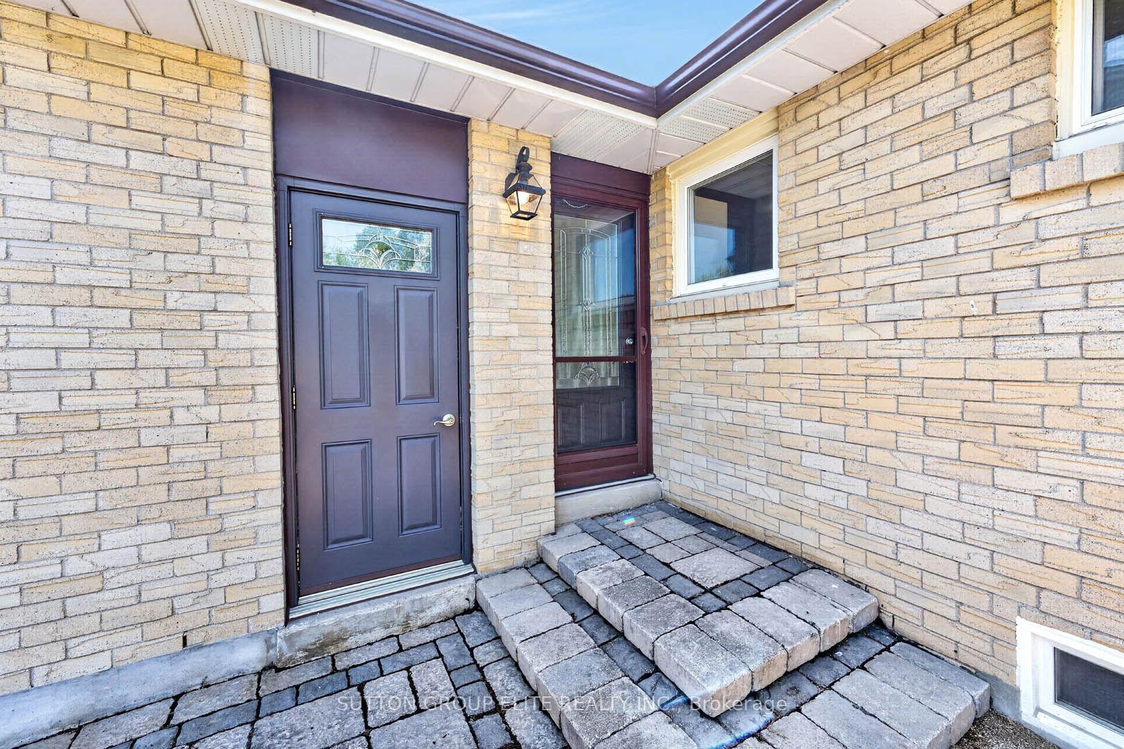 Photo 32 of 35 Mancroft Crescent, Brampton, Central Park — HOMEH