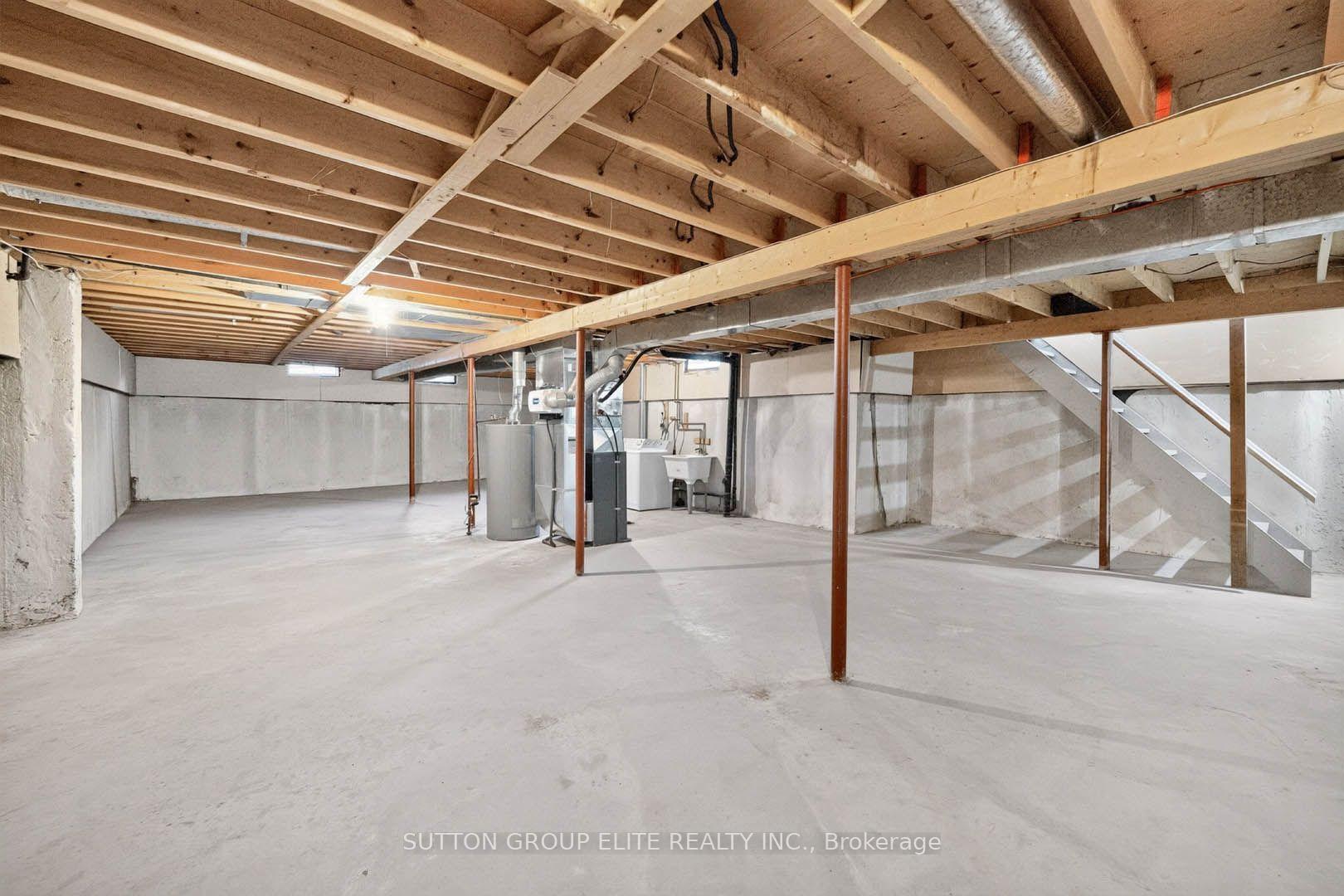 Photo 34 of 35 Mancroft Crescent, Brampton, Central Park — HOMEH