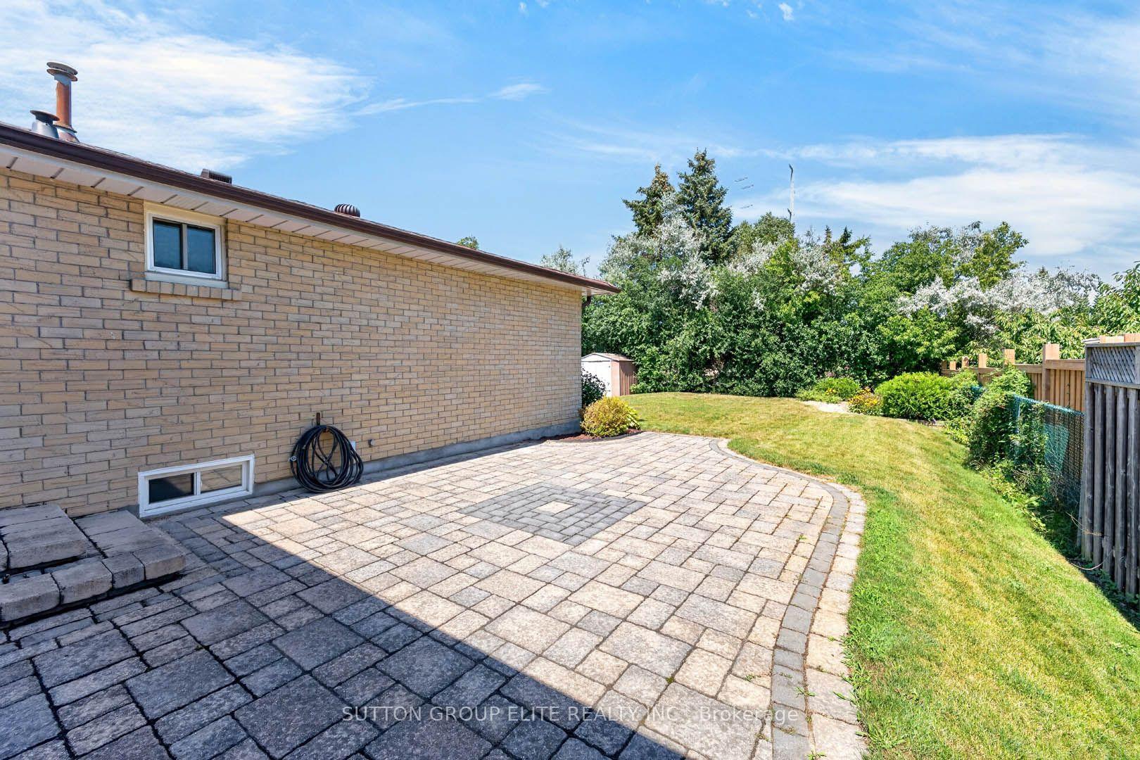 Photo 37 of 35 Mancroft Crescent, Brampton, Central Park — HOMEH