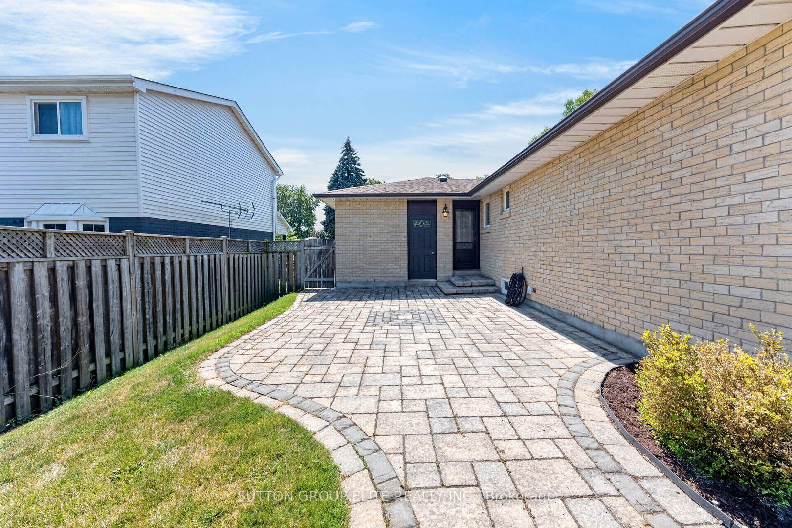 Photo 39 of 35 Mancroft Crescent, Brampton, Central Park — HOMEH