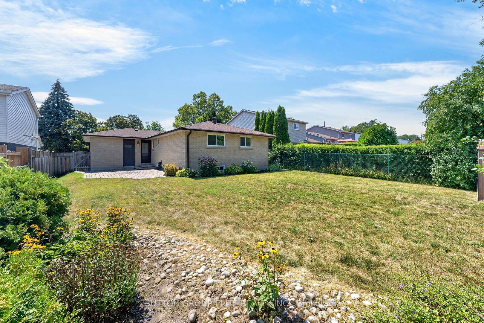 Photo 41 of 35 Mancroft Crescent, Brampton, Central Park — HOMEH