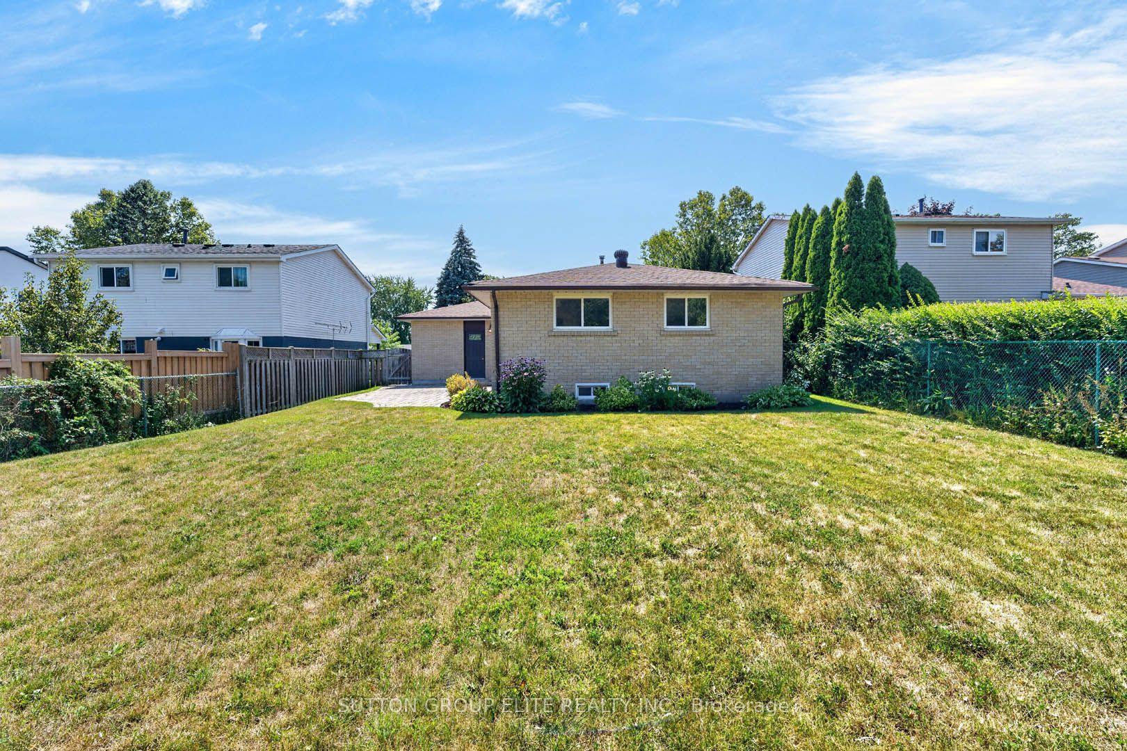 Photo 42 of 35 Mancroft Crescent, Brampton, Central Park — HOMEH