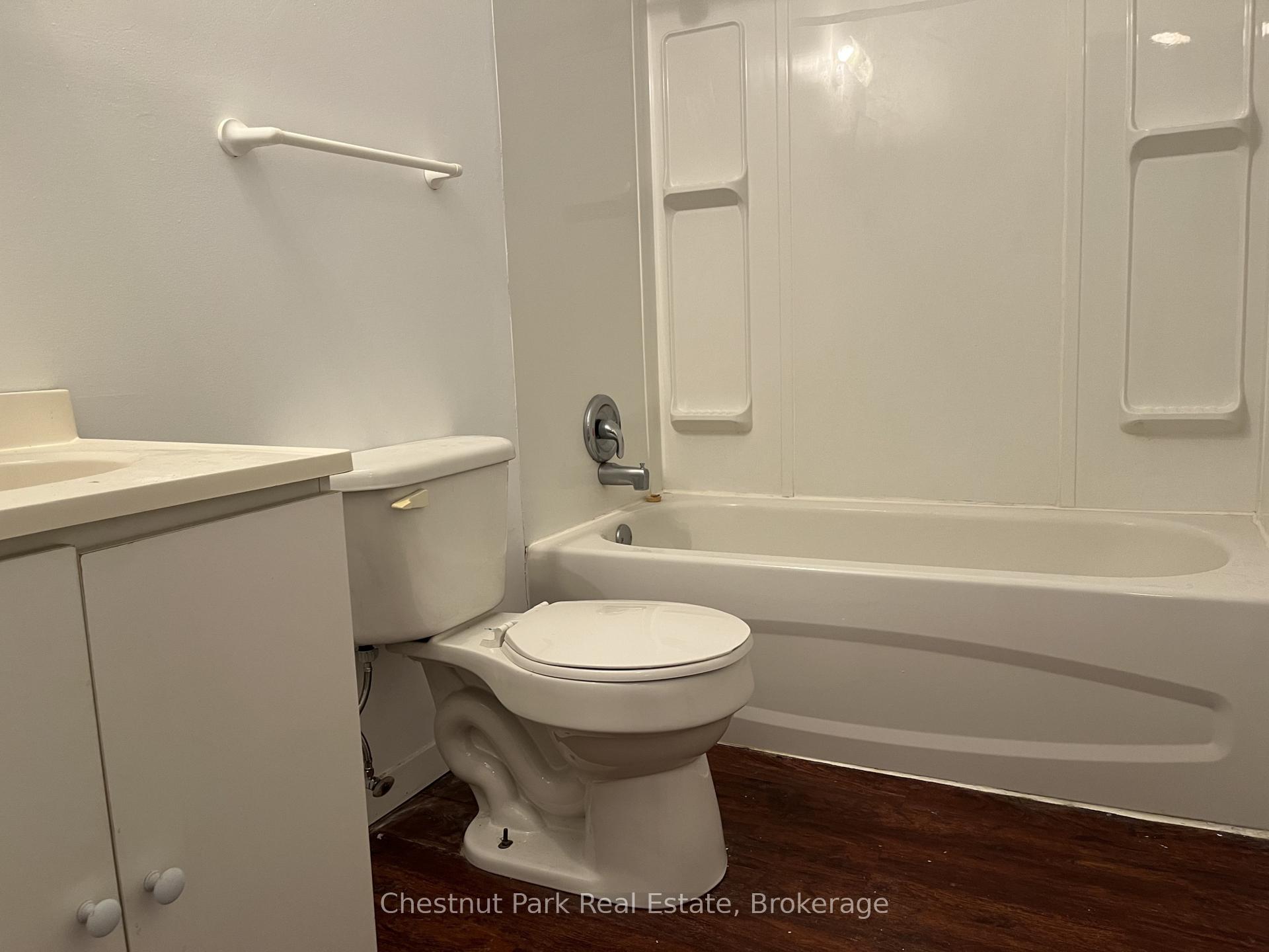 Photo 11 of 368 Manitoba Street, Bracebridge, Macaulay — HOMEH