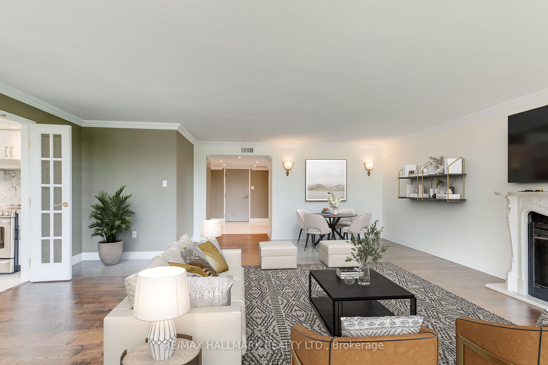 Photo 4 of Unit 404, 251 Queens Quay W, Toronto, Waterfront Communities — HOMEH
