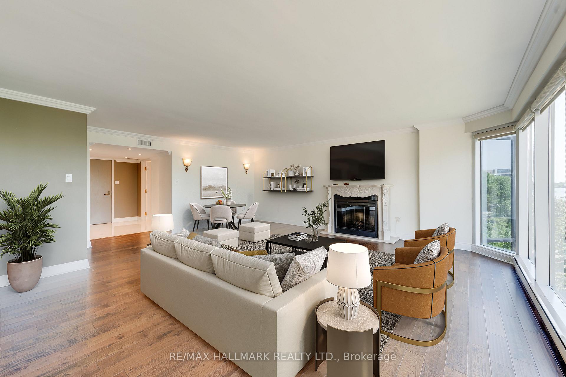 Photo 5 of Unit 404, 251 Queens Quay W, Toronto, Waterfront Communities — HOMEH