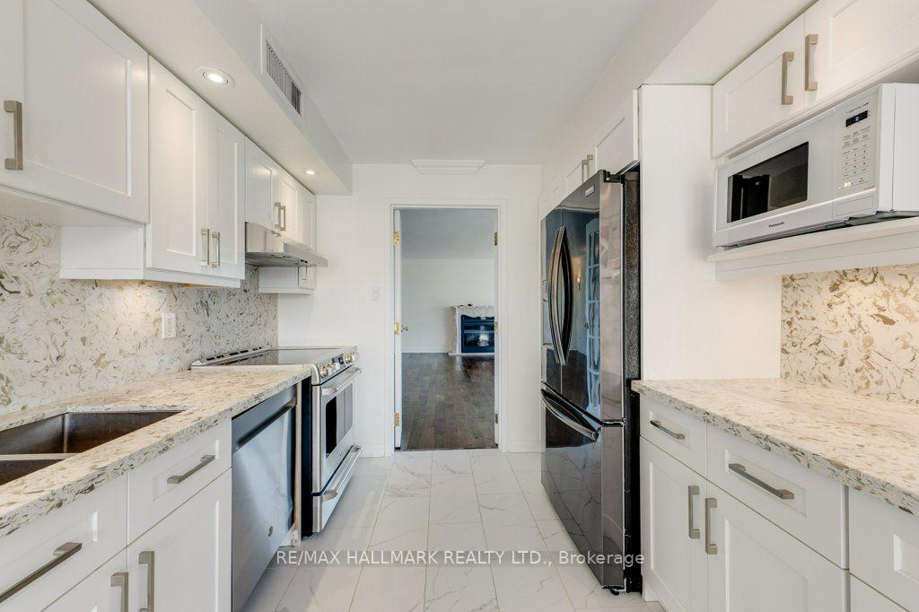 Photo 31 of Unit 404, 251 Queens Quay W, Toronto, Waterfront Communities — HOMEH