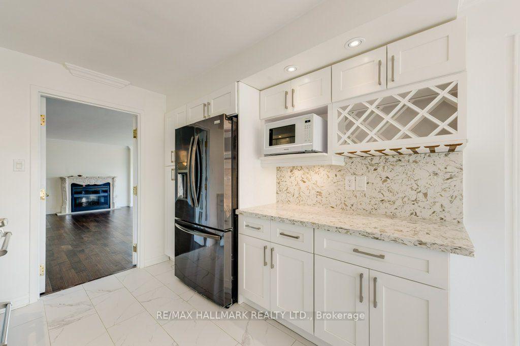Photo 32 of Unit 404, 251 Queens Quay W, Toronto, Waterfront Communities — HOMEH
