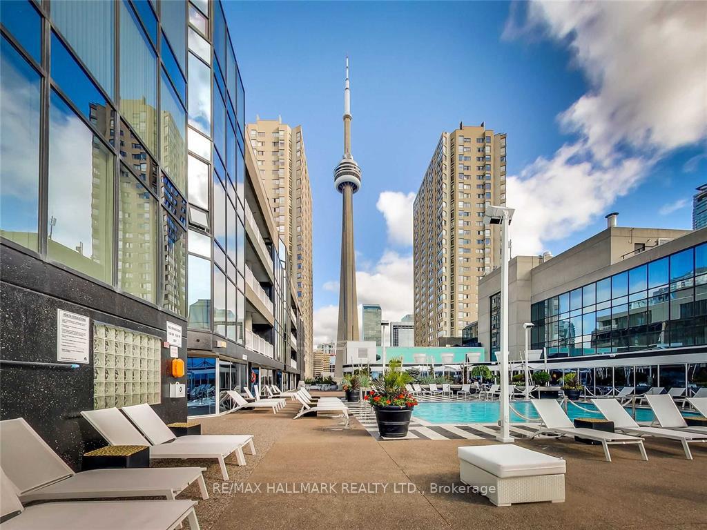 Photo 1 of Unit 404, 251 Queens Quay W, Toronto, Waterfront Communities — HOMEH