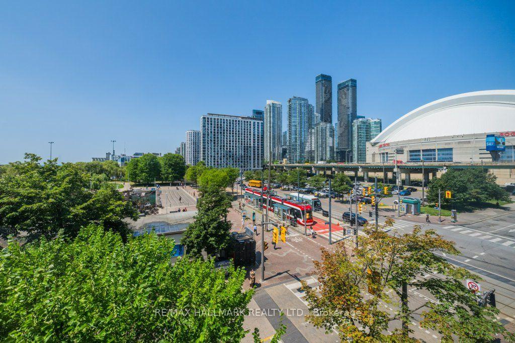 Photo 49 of Unit 404, 251 Queens Quay W, Toronto, Waterfront Communities — HOMEH