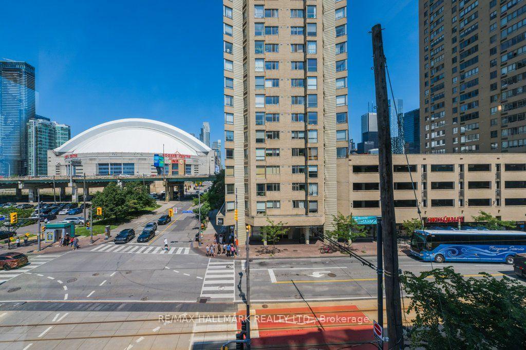Photo 50 of Unit 404, 251 Queens Quay W, Toronto, Waterfront Communities — HOMEH
