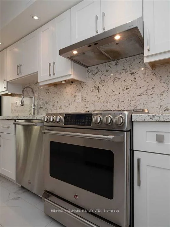 Photo 20 of Unit 404, 251 Queens Quay W, Toronto, Waterfront Communities — HOMEH