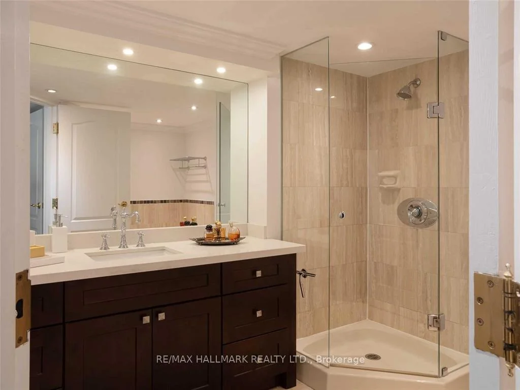 Photo 26 of Unit 404, 251 Queens Quay W, Toronto, Waterfront Communities — HOMEH