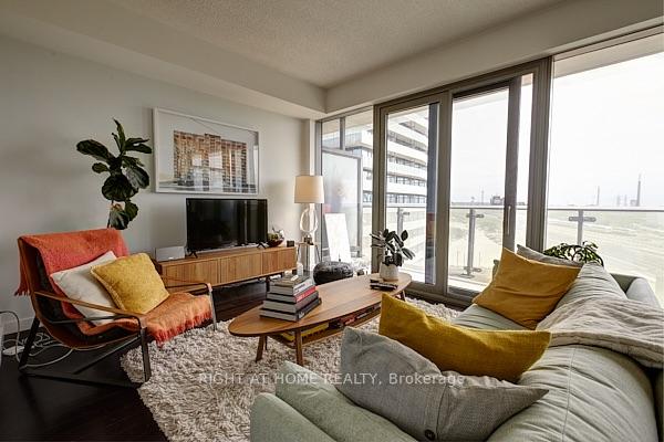 Photo 8 of 70 Distillery Lane, Toronto, Waterfront Communities — HOMEH
