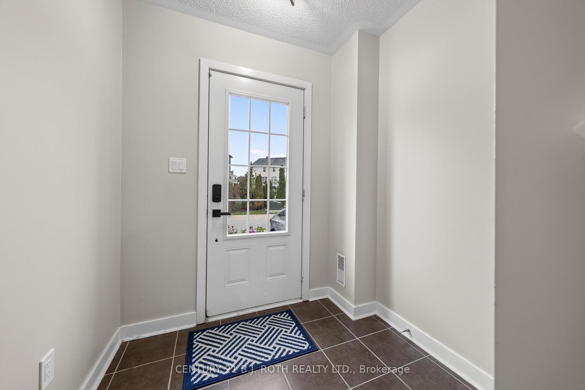 Photo 2 of Unit 43, 91 Coughlin Drive, Barrie, Holly — HOMEH