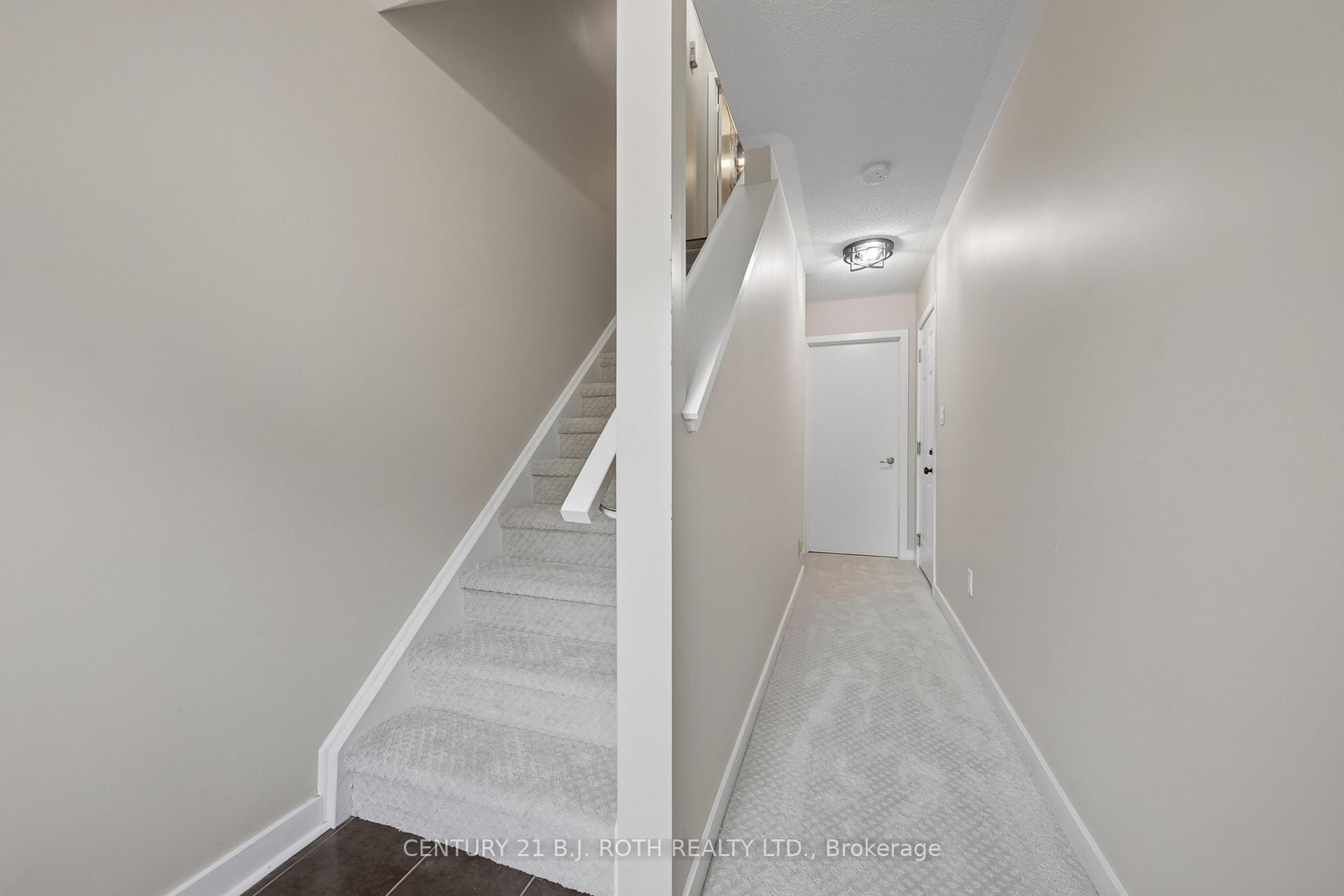 Photo 3 of Unit 43, 91 Coughlin Drive, Barrie, Holly — HOMEH