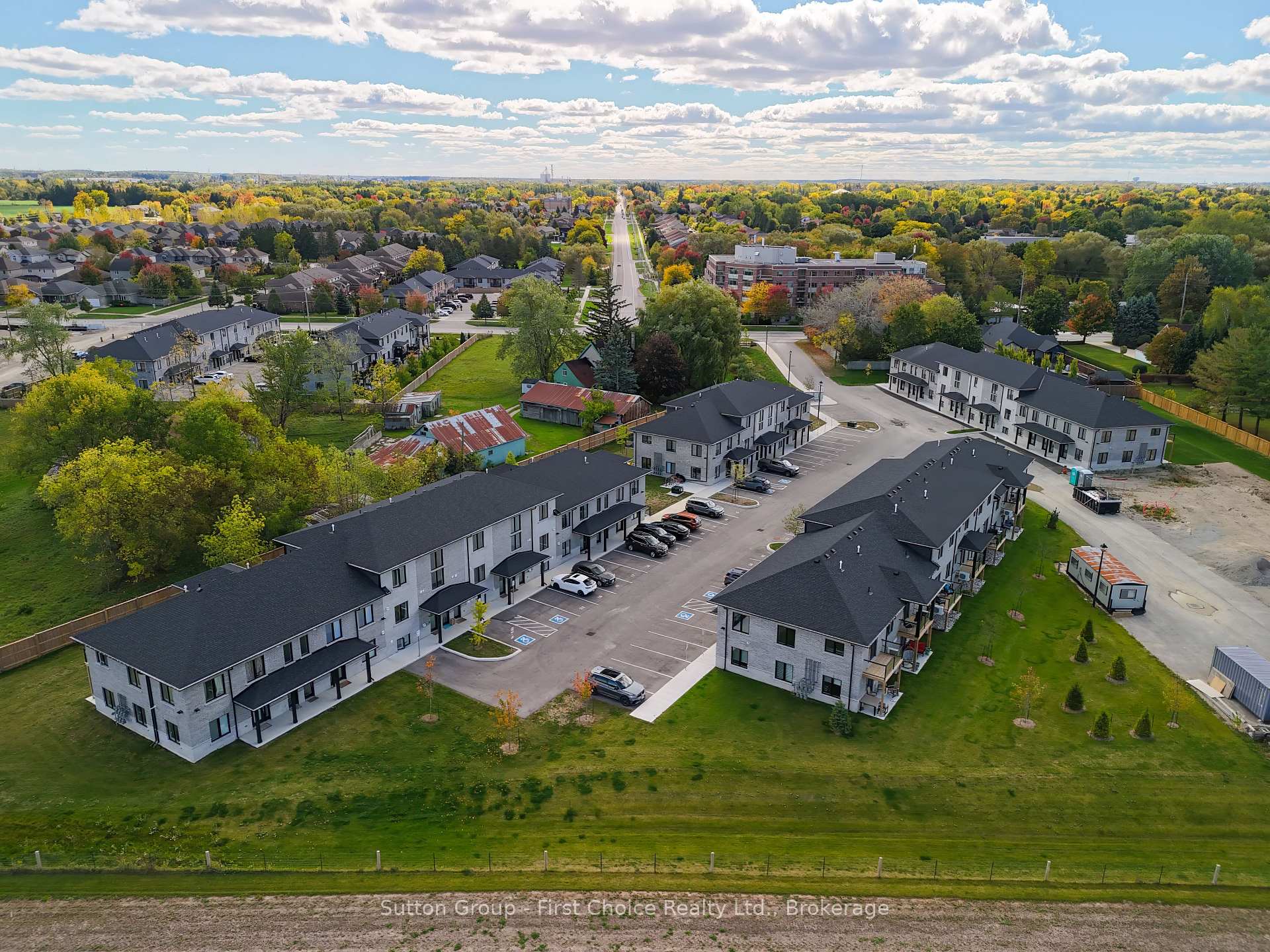 Photo of Unit Unit 13, 3202 Vivian Line
