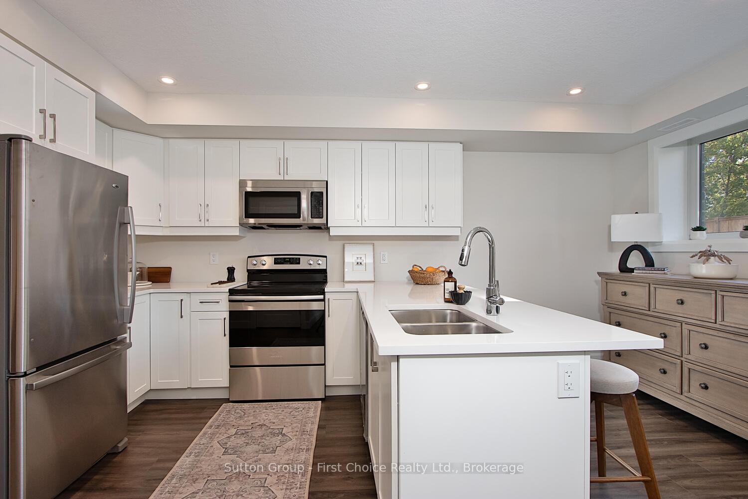 Photo 11 of Unit Unit 13, 3202 Vivian Line, Stratford — HOMEH