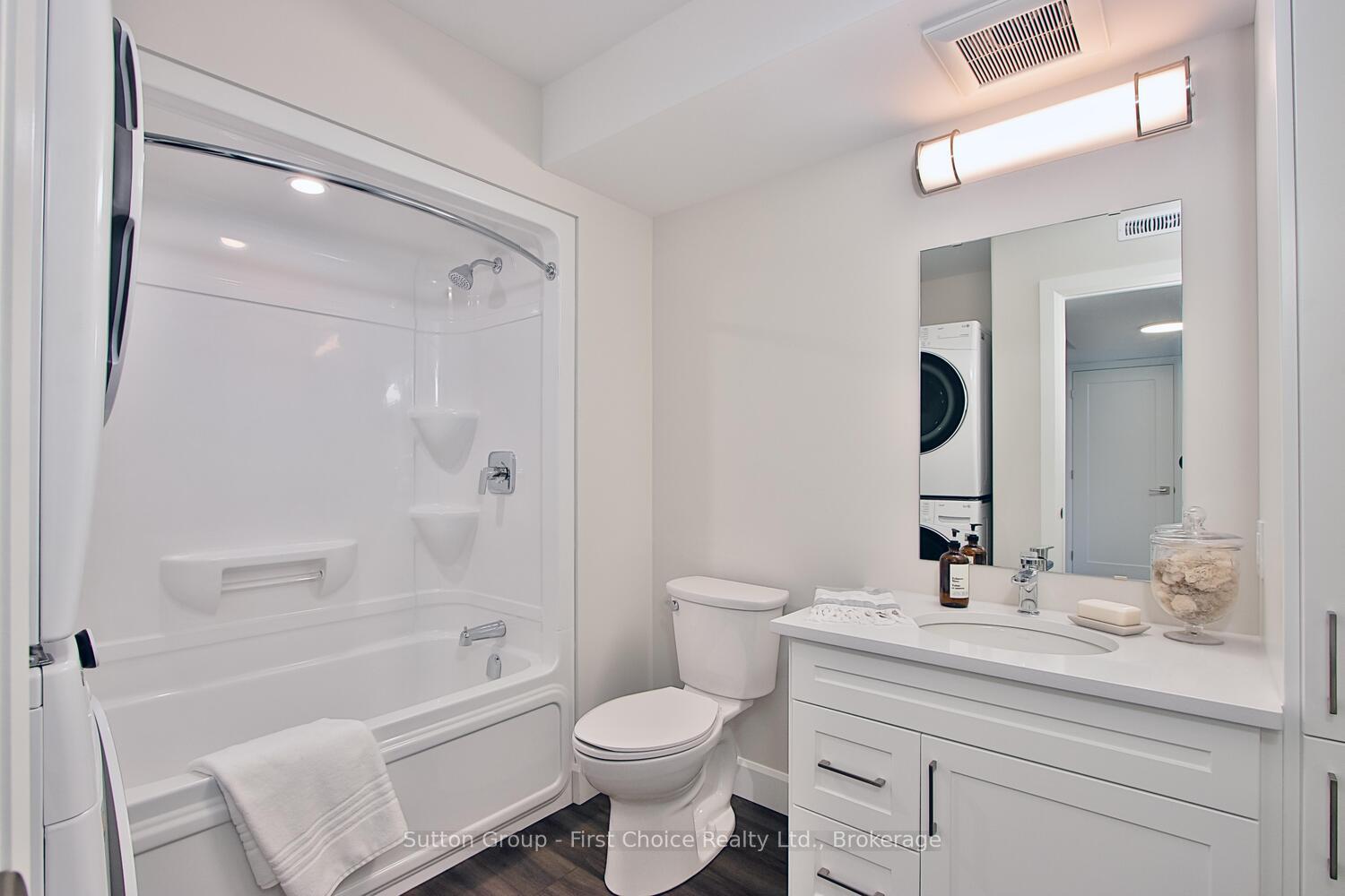 Photo 13 of Unit Unit 13, 3202 Vivian Line, Stratford — HOMEH