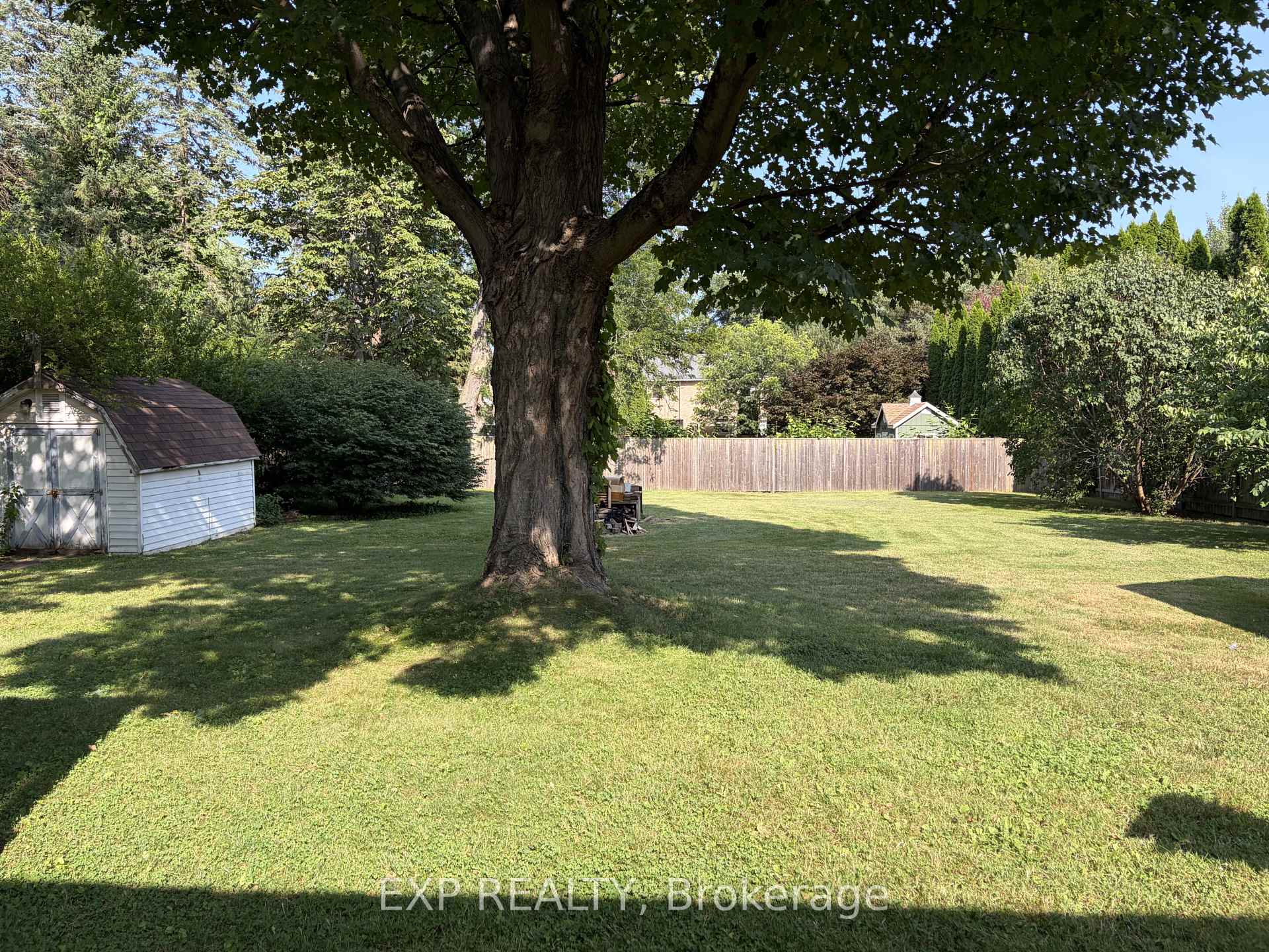 Photo 2 of 1009 Haist Street, Pelham, Fonthill — HOMEH