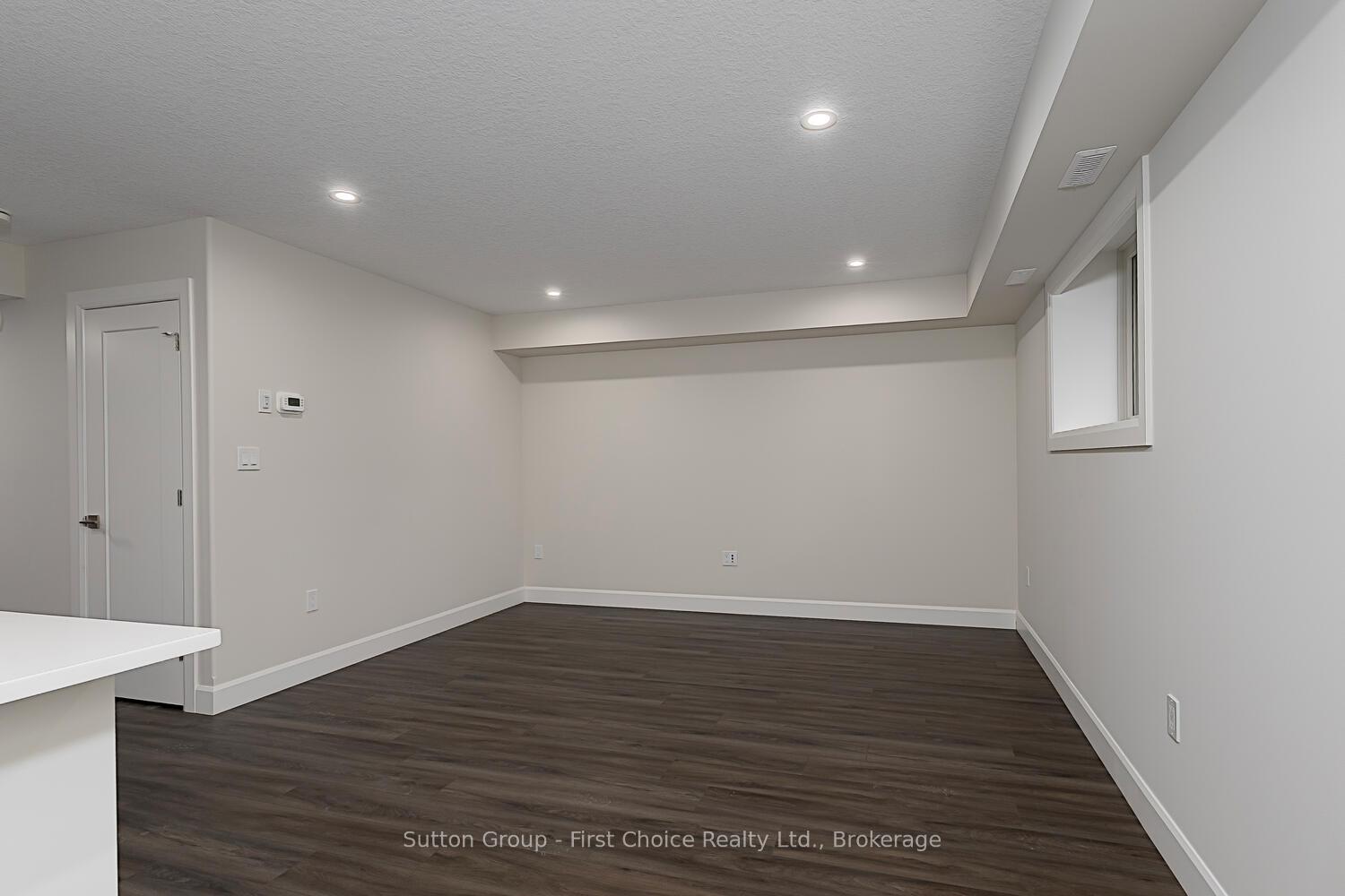 Photo 11 of Unit Unit 32, 3202 Vivian Line, Stratford — HOMEH