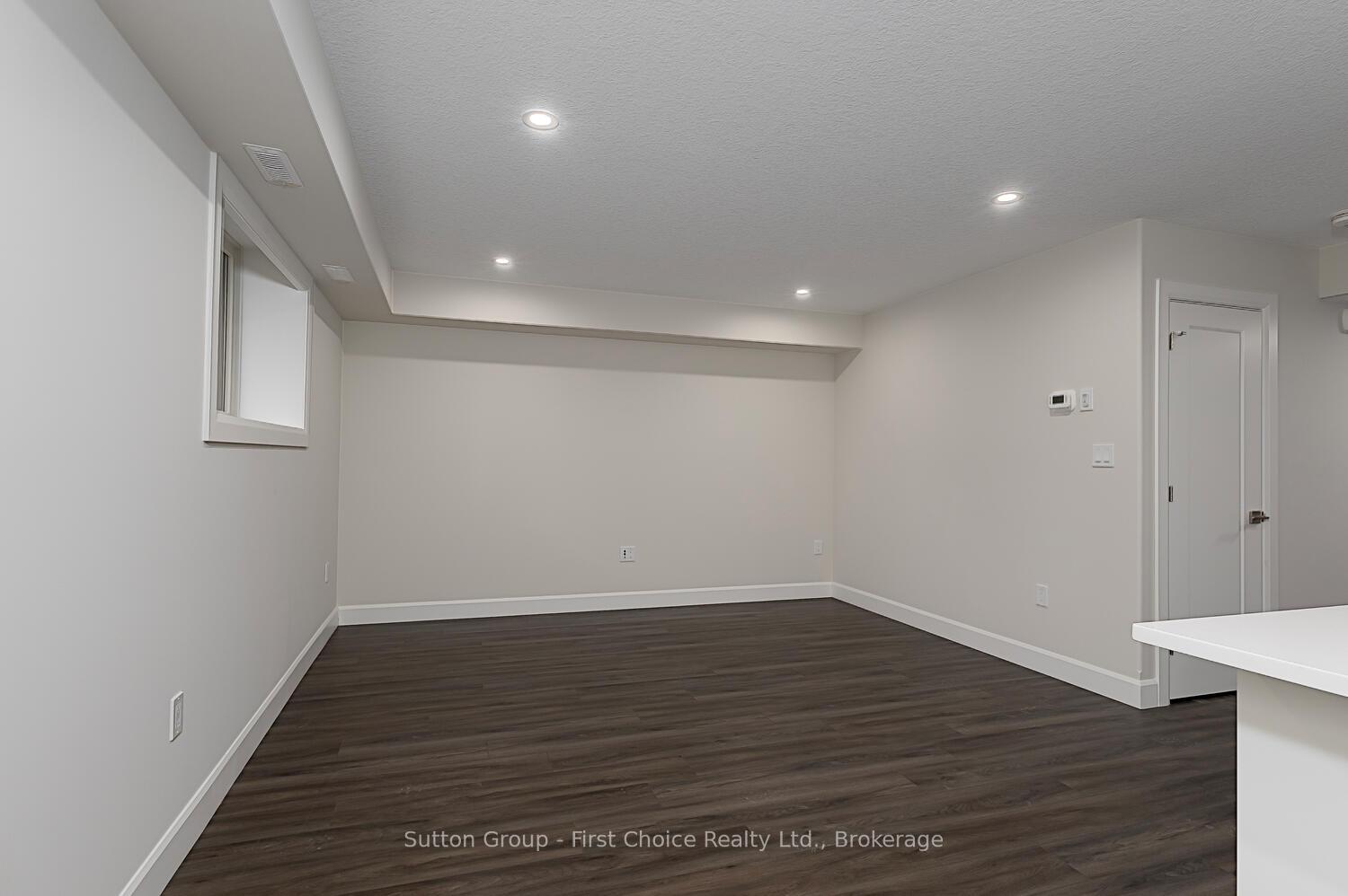 Photo 11 of Unit Unit 27, 3202 Vivian Line, Stratford — HOMEH