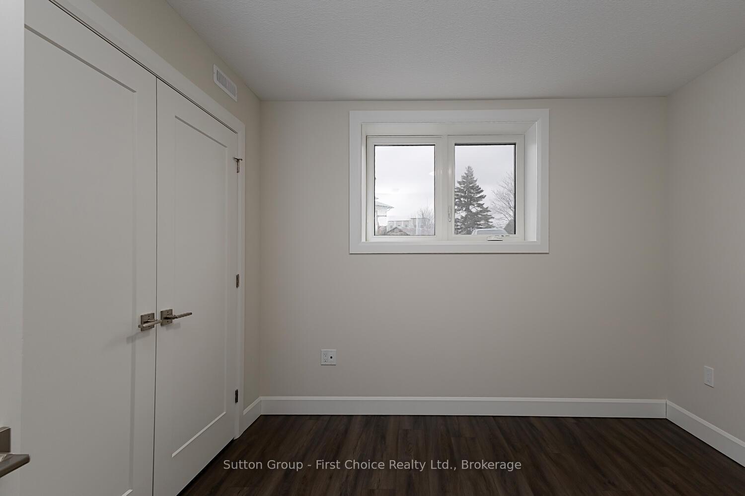 Photo 13 of Unit Unit 27, 3202 Vivian Line, Stratford — HOMEH