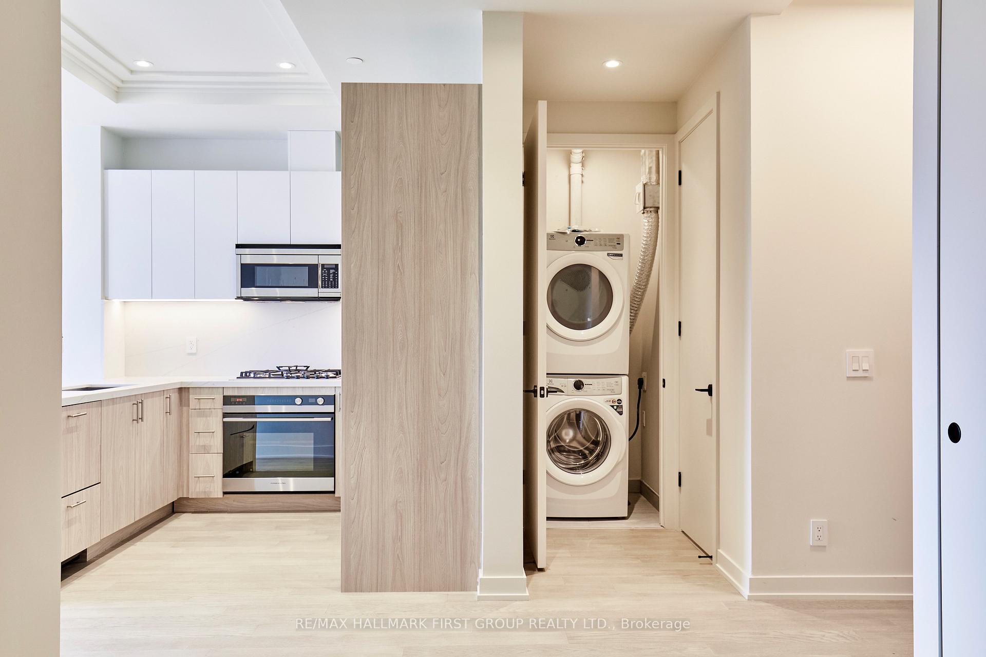 Photo 5 of Unit 407, 123 Maurice Drive, Oakville, Central — HOMEH