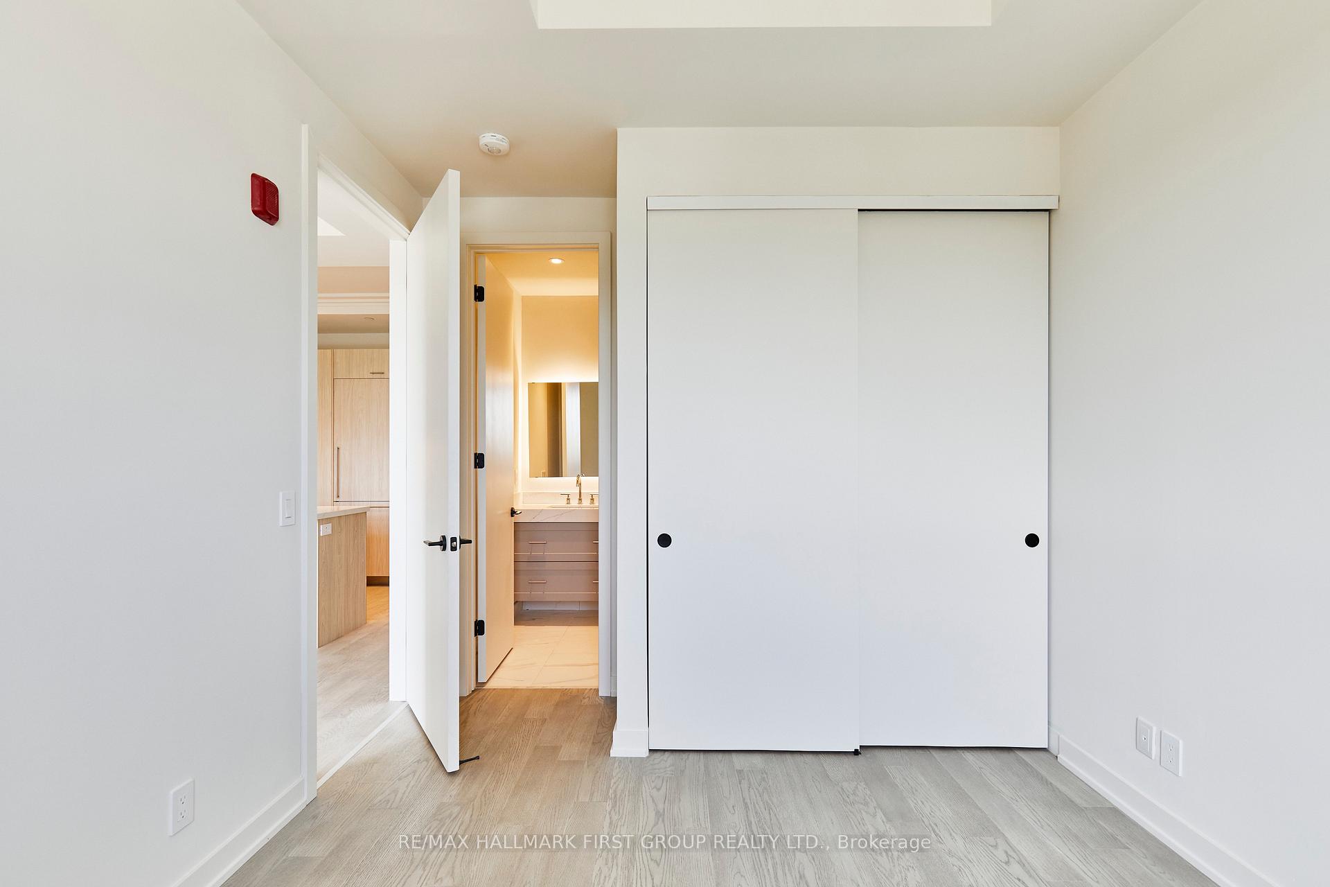 Photo 16 of Unit 407, 123 Maurice Drive, Oakville, Central — HOMEH