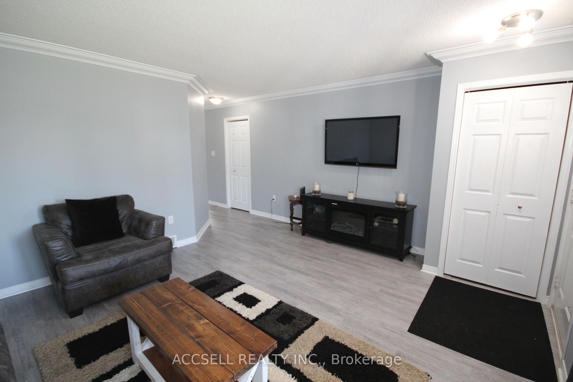 Photo 3 of 635 Highview Drive, St. Thomas — HOMEH