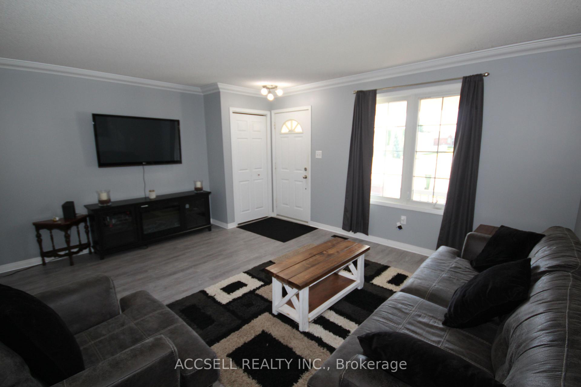 Photo 5 of 635 Highview Drive, St. Thomas — HOMEH