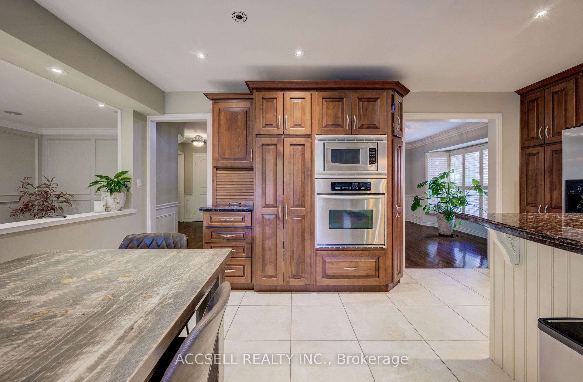 Photo 5 of 600 Highvalley Road, Hamilton, Ancaster — HOMEH