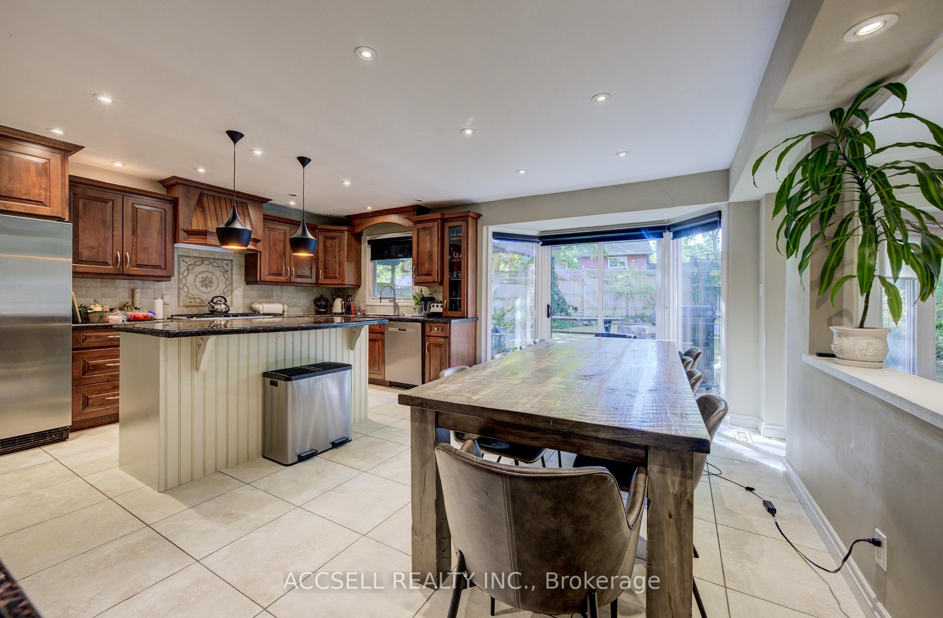 Photo 6 of 600 Highvalley Road, Hamilton, Ancaster — HOMEH