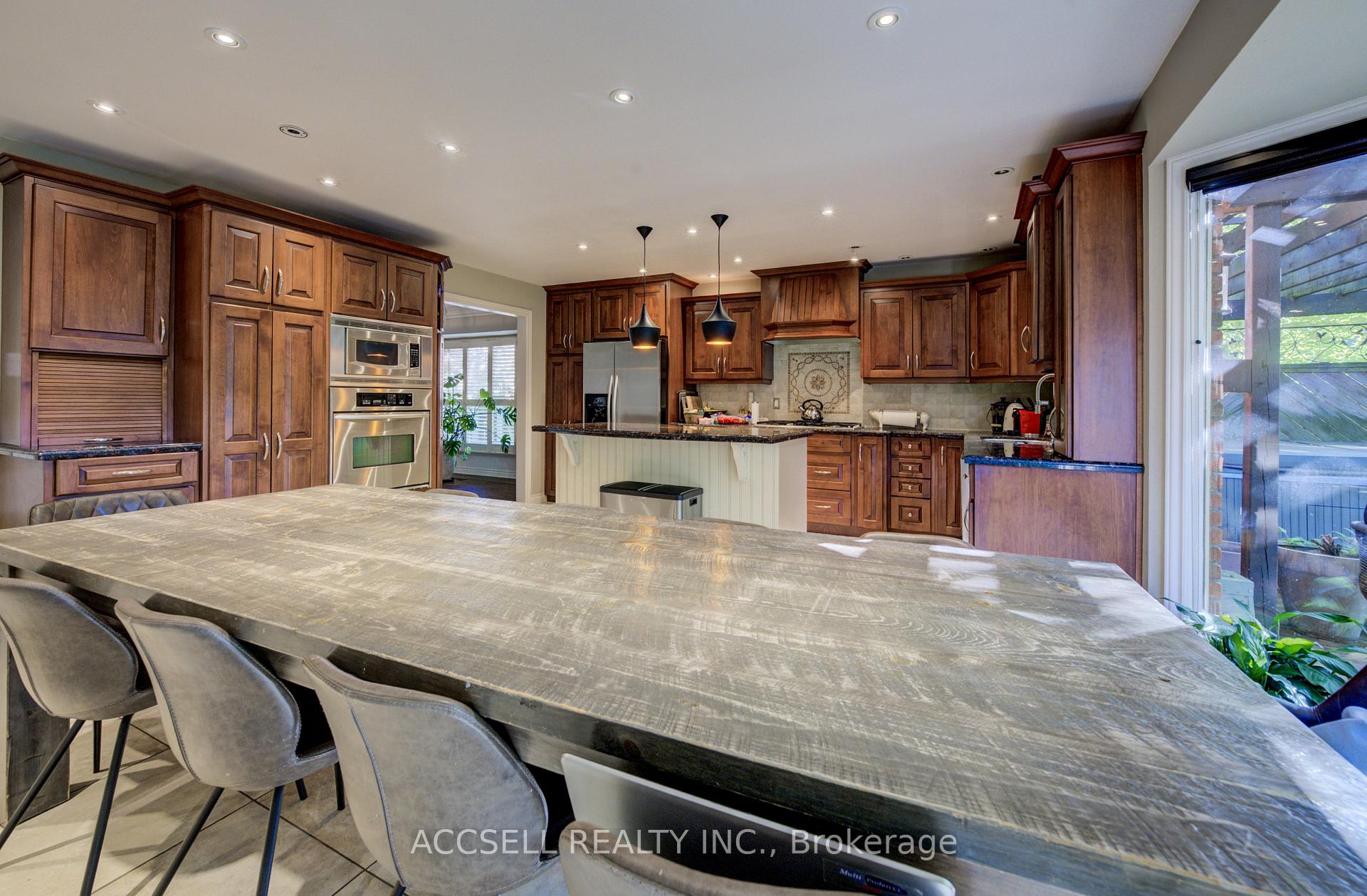 Photo 7 of 600 Highvalley Road, Hamilton, Ancaster — HOMEH
