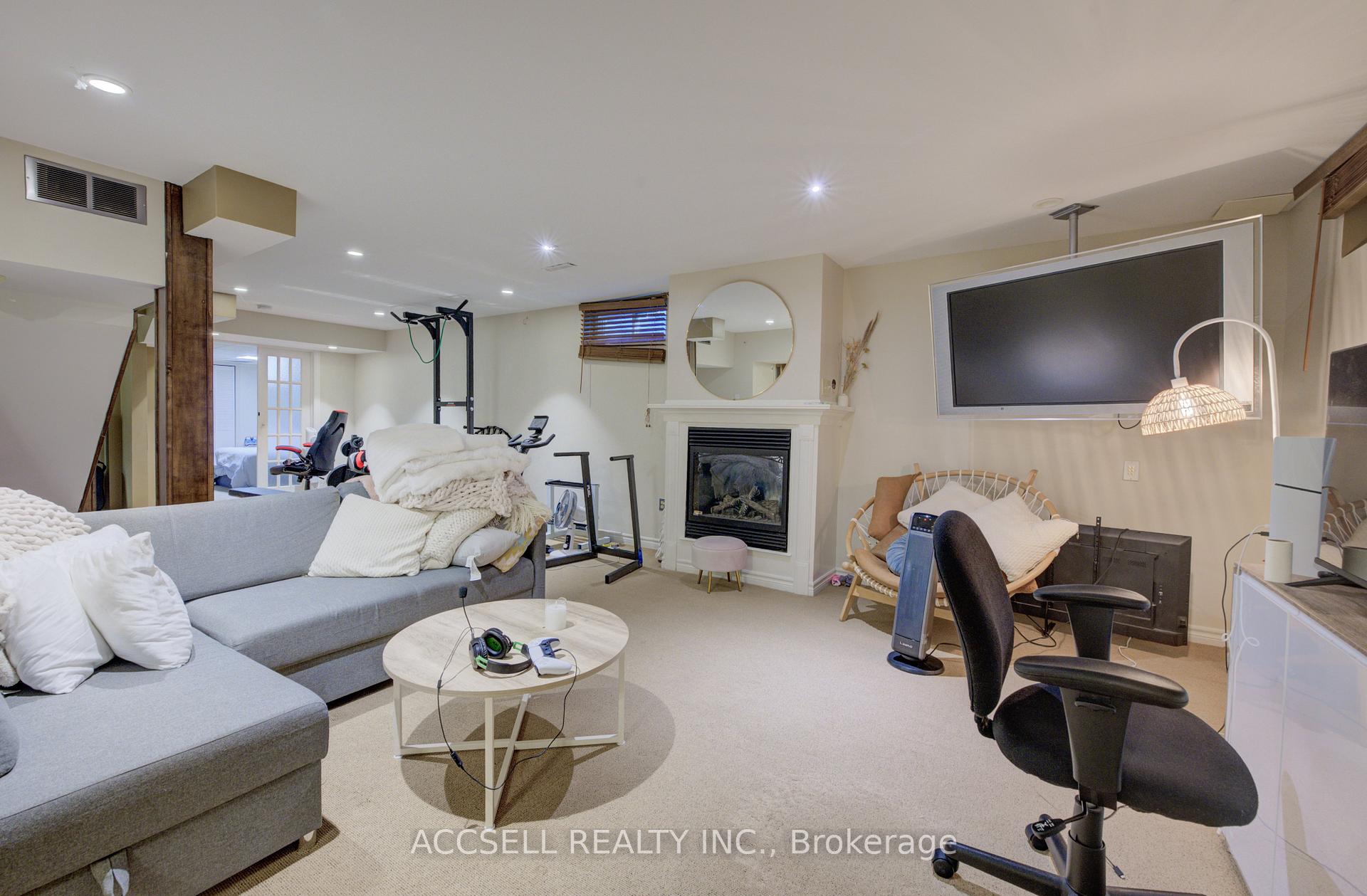 Photo 22 of 600 Highvalley Road, Hamilton, Ancaster — HOMEH