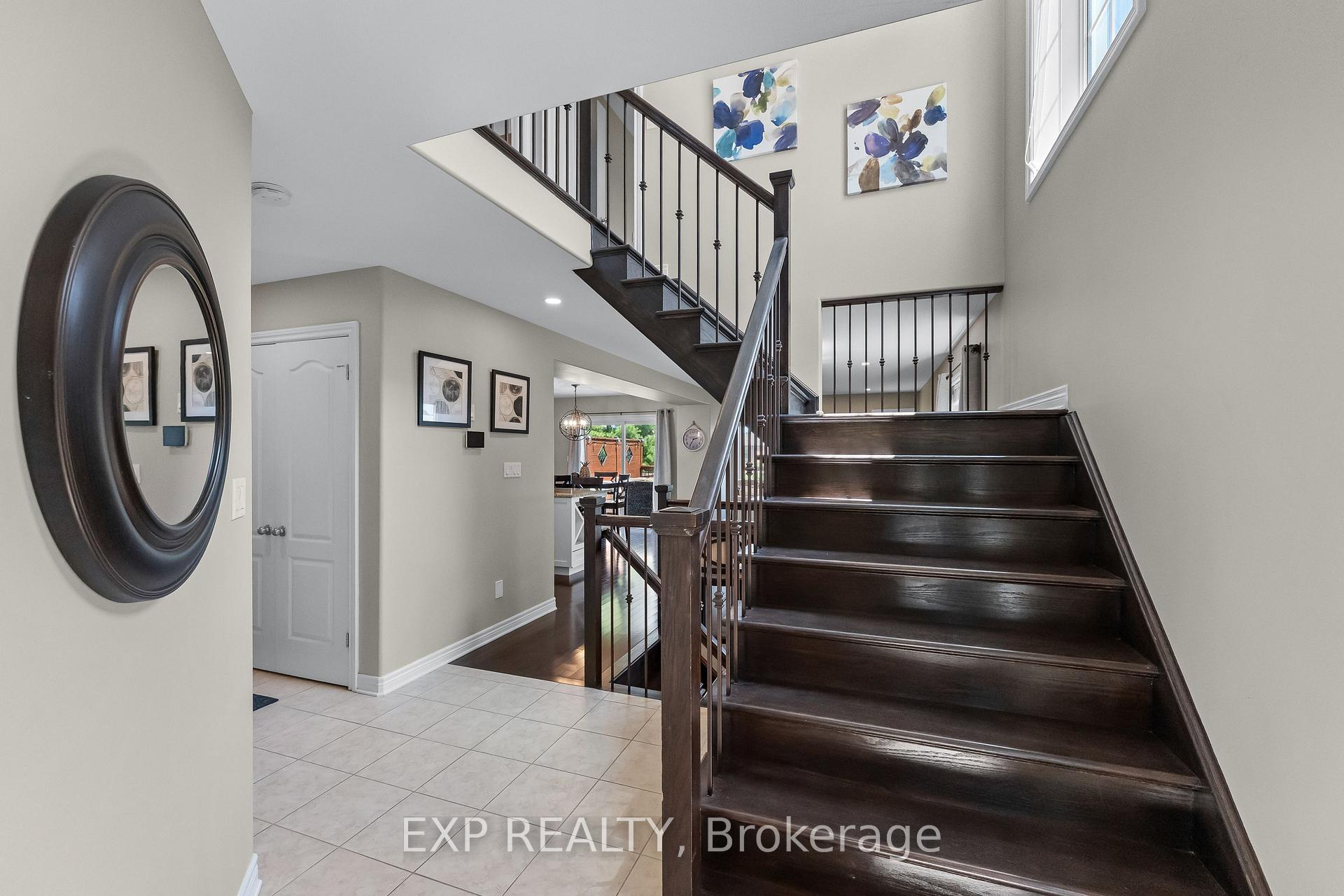 Photo 4 of 6648 Mary Drive, Niagara Falls, Forestview — HOMEH