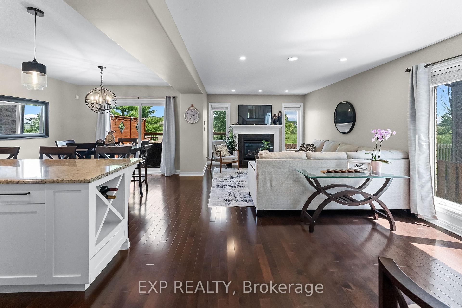 Photo 5 of 6648 Mary Drive, Niagara Falls, Forestview — HOMEH