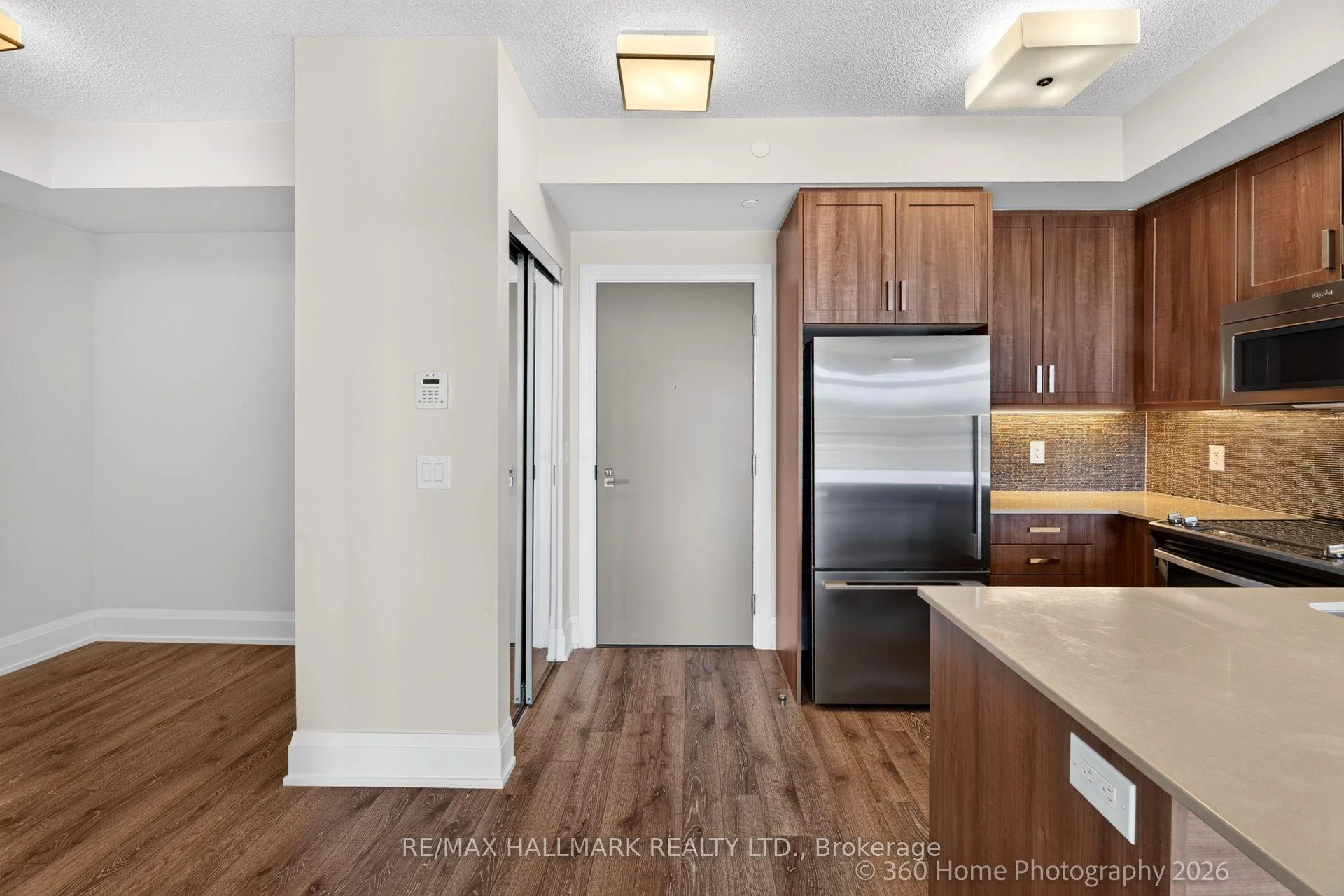 Photo 8 of Unit 711, 2 Old Mill Drive, Toronto, High Park-Swansea — HOMEH
