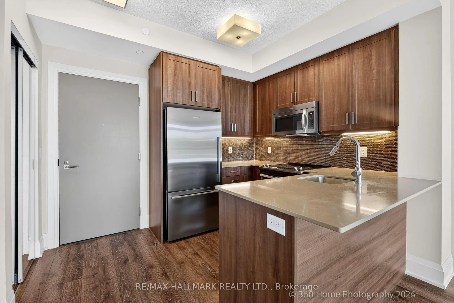 Photo 9 of Unit 711, 2 Old Mill Drive, Toronto, High Park-Swansea — HOMEH