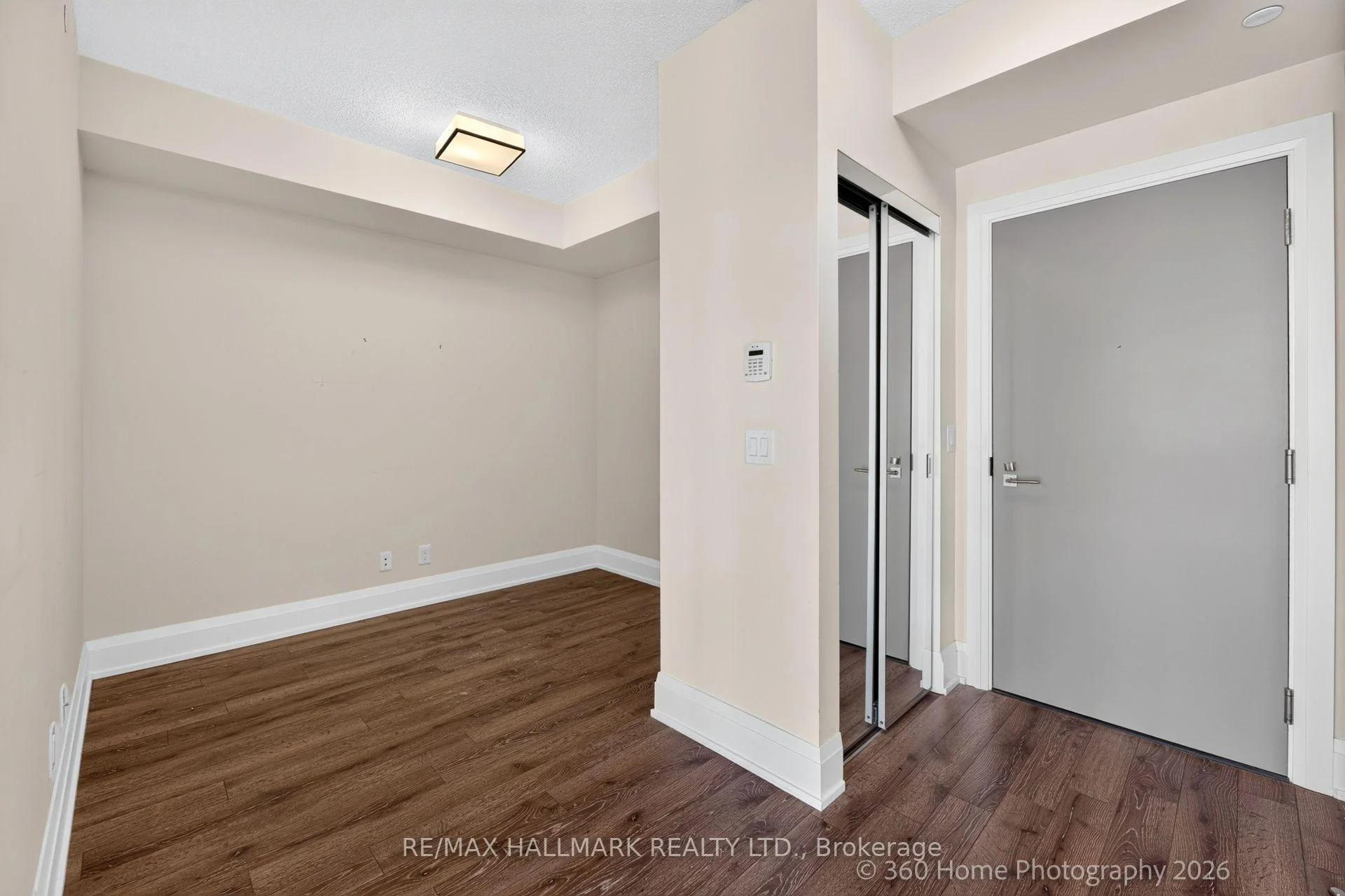 Photo 11 of Unit 711, 2 Old Mill Drive, Toronto, High Park-Swansea — HOMEH
