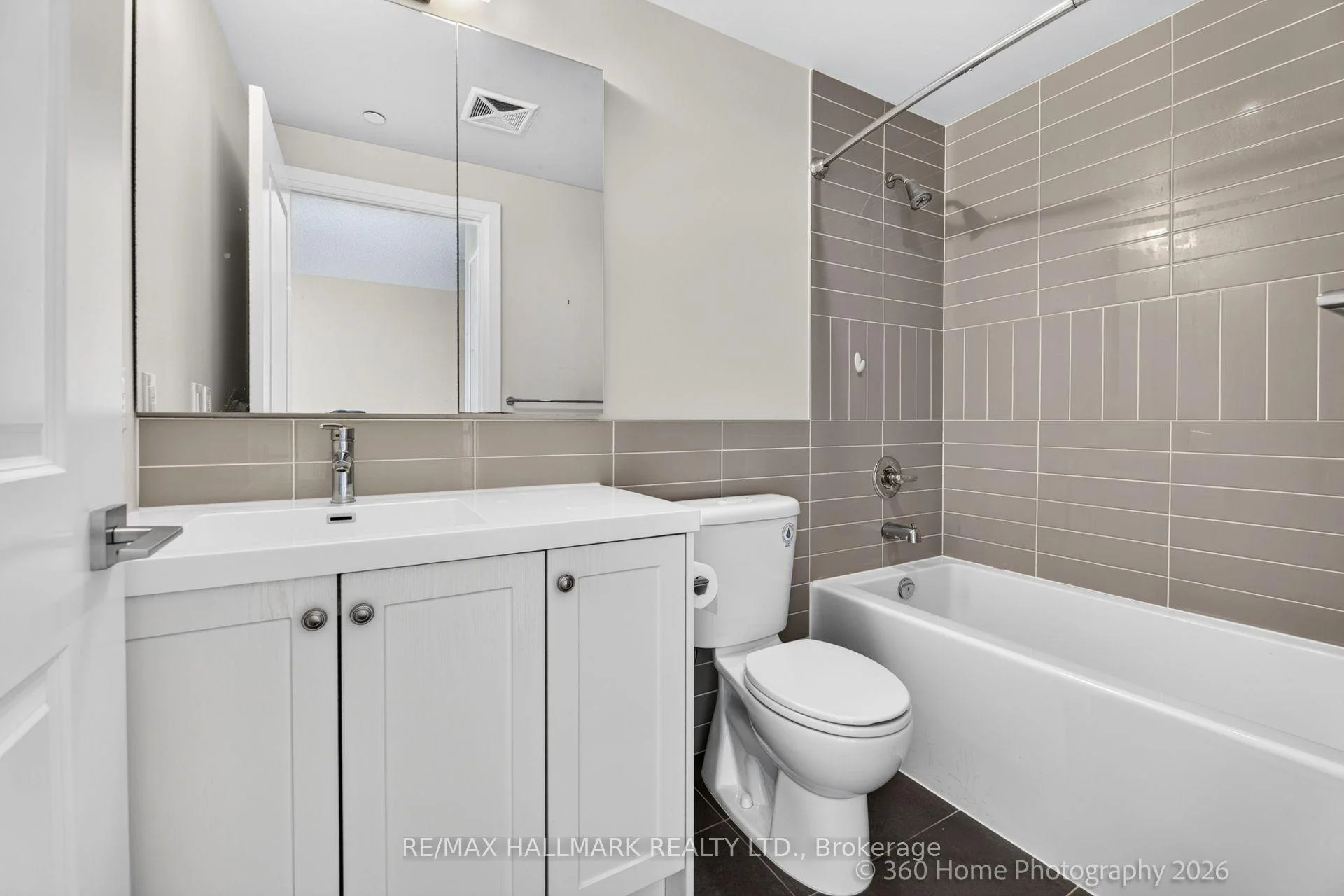 Photo 23 of Unit 711, 2 Old Mill Drive, Toronto, High Park-Swansea — HOMEH