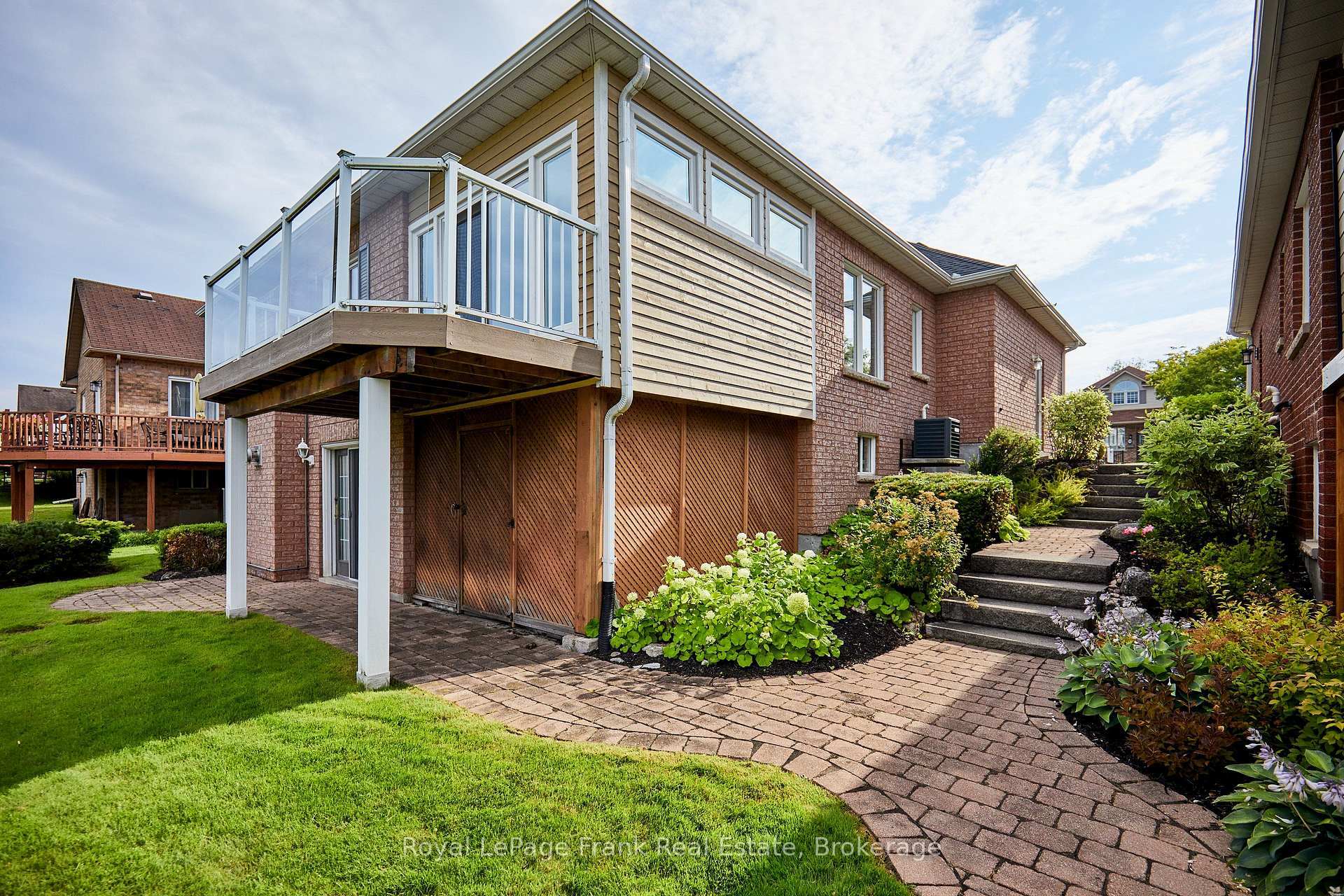 Photo 8 of 57 Waterbury Crescent, Scugog, Port Perry — HOMEH