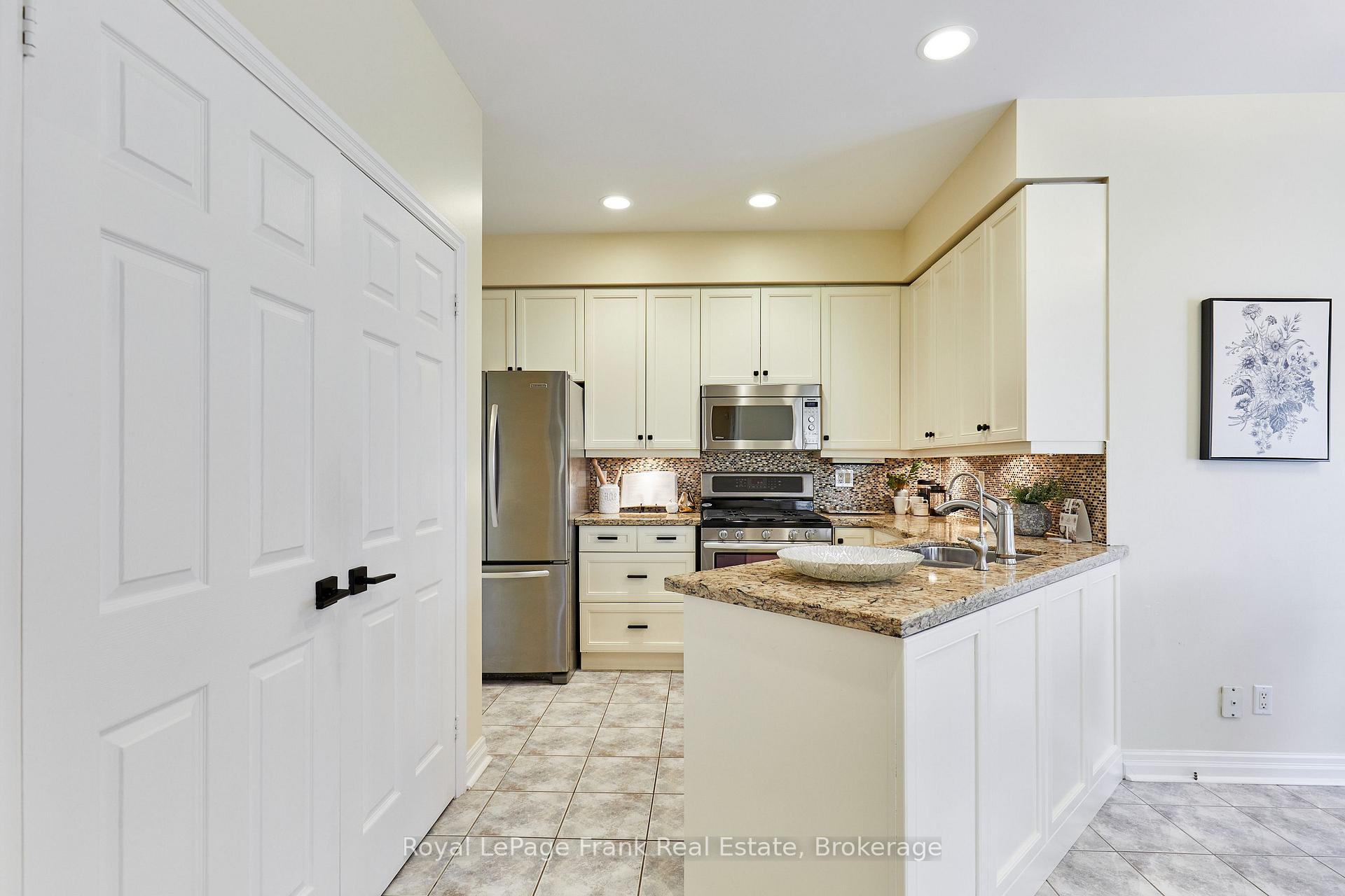 Photo 64 of 57 Waterbury Crescent, Scugog, Port Perry — HOMEH