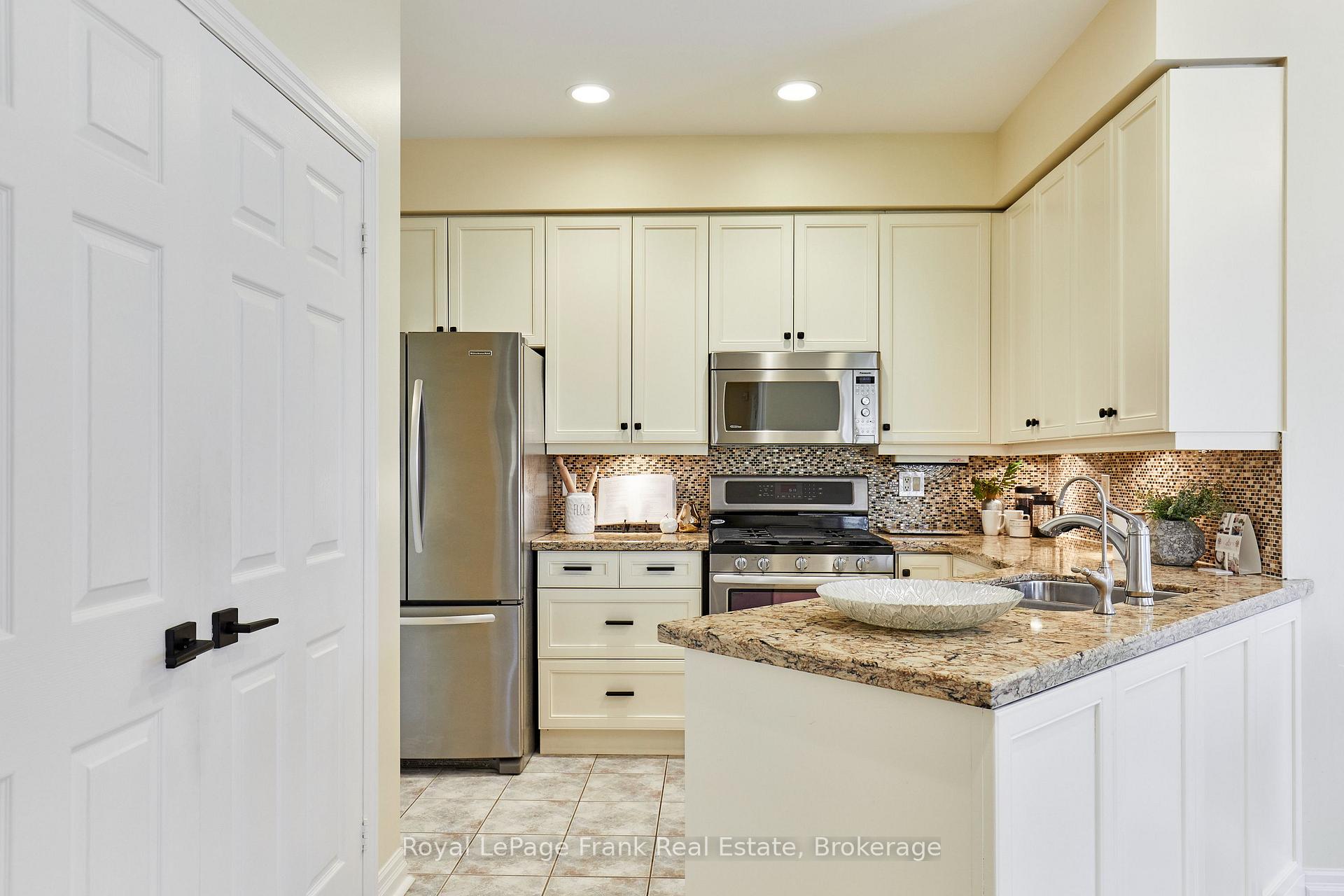 Photo 66 of 57 Waterbury Crescent, Scugog, Port Perry — HOMEH