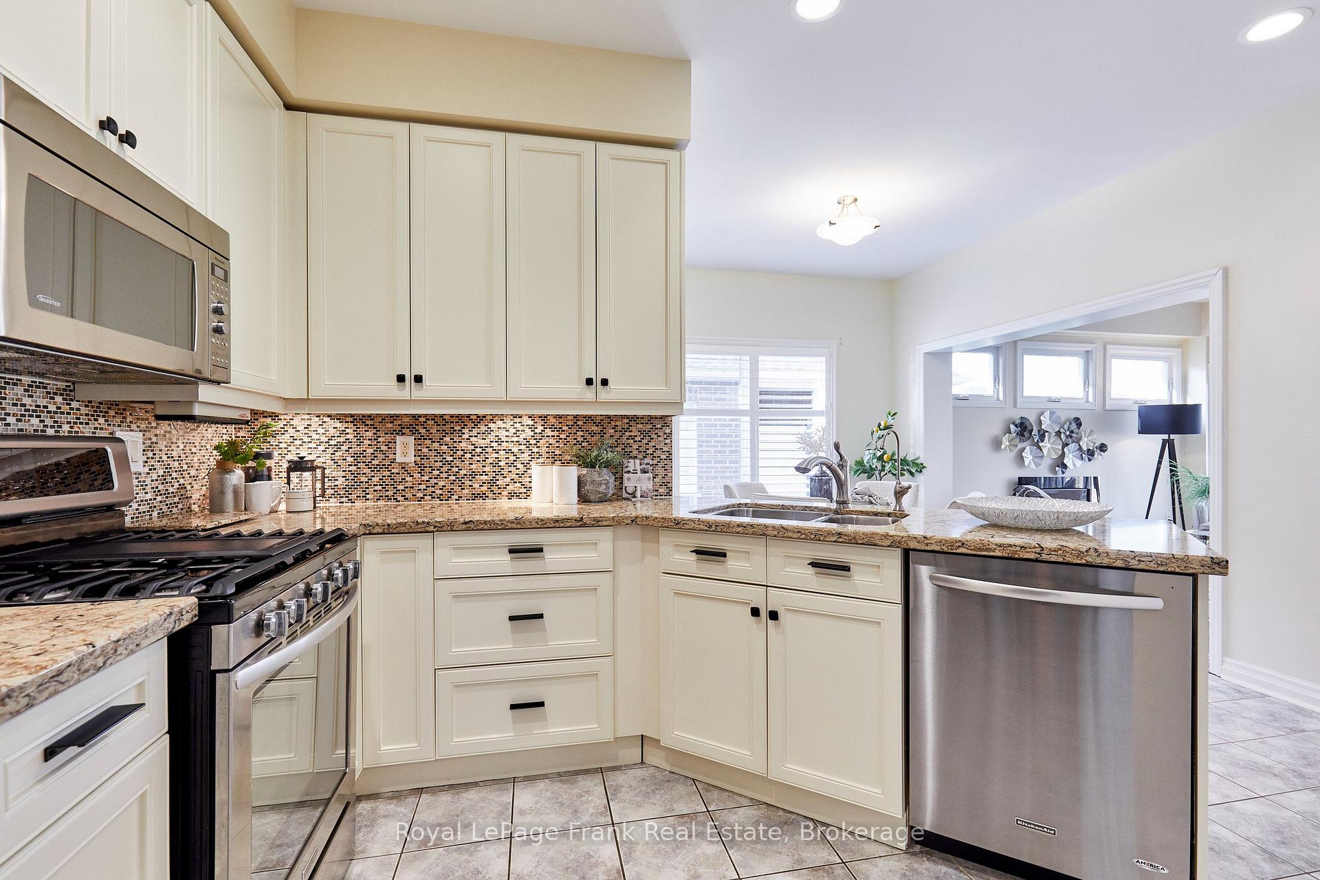 Photo 67 of 57 Waterbury Crescent, Scugog, Port Perry — HOMEH