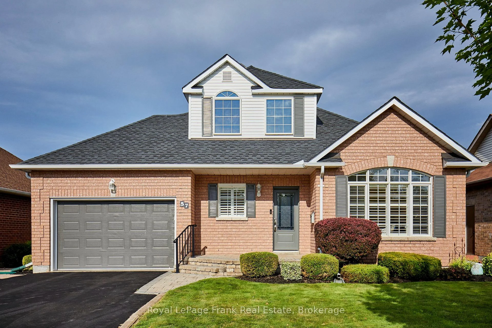 Photo 4 of 57 Waterbury Crescent, Scugog, Port Perry — HOMEH