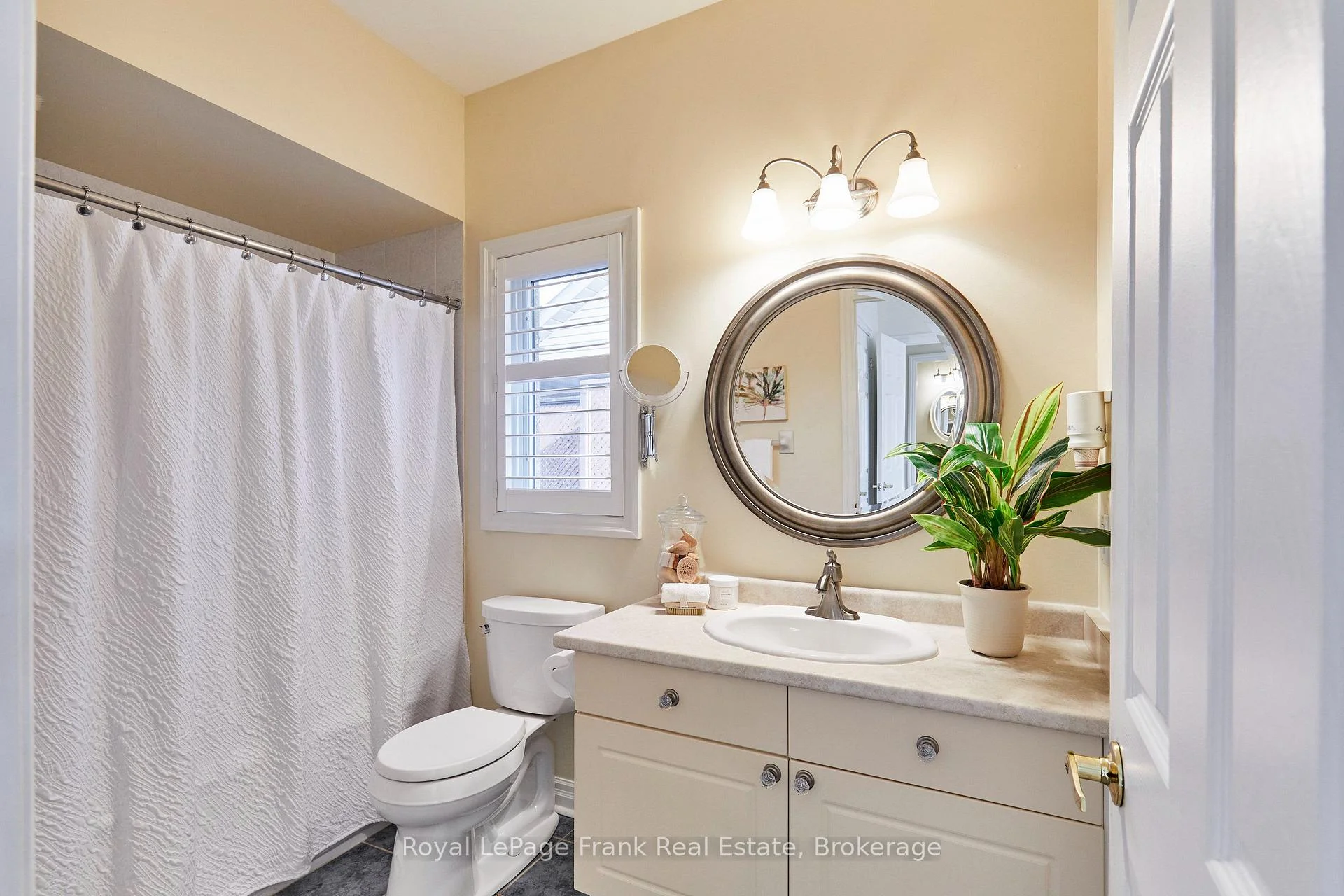 Photo 44 of 57 Waterbury Crescent, Scugog, Port Perry — HOMEH
